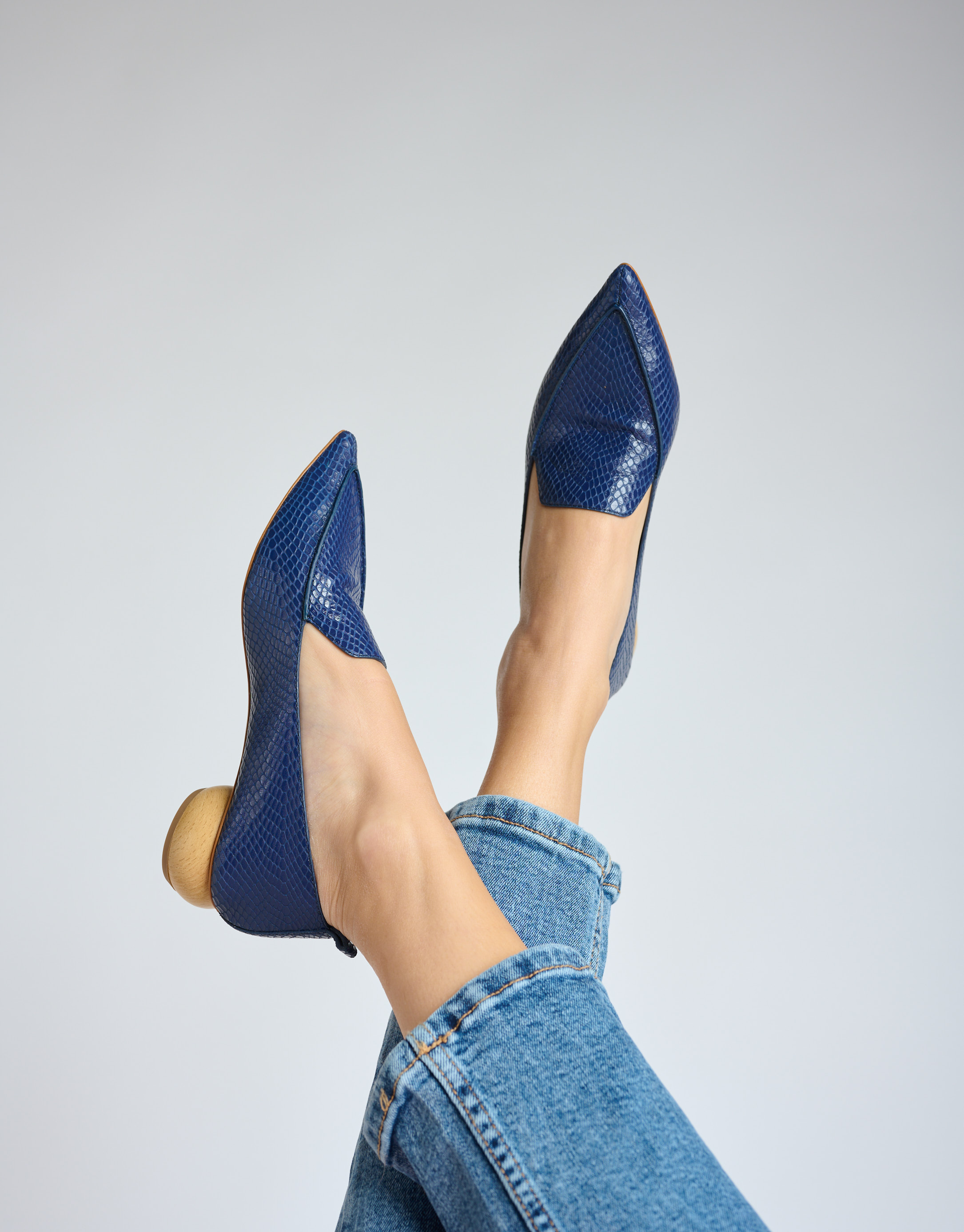 נעלי נשים - Jeffrey Campbell - נעלי סירה VIONA  נחש - כחול3