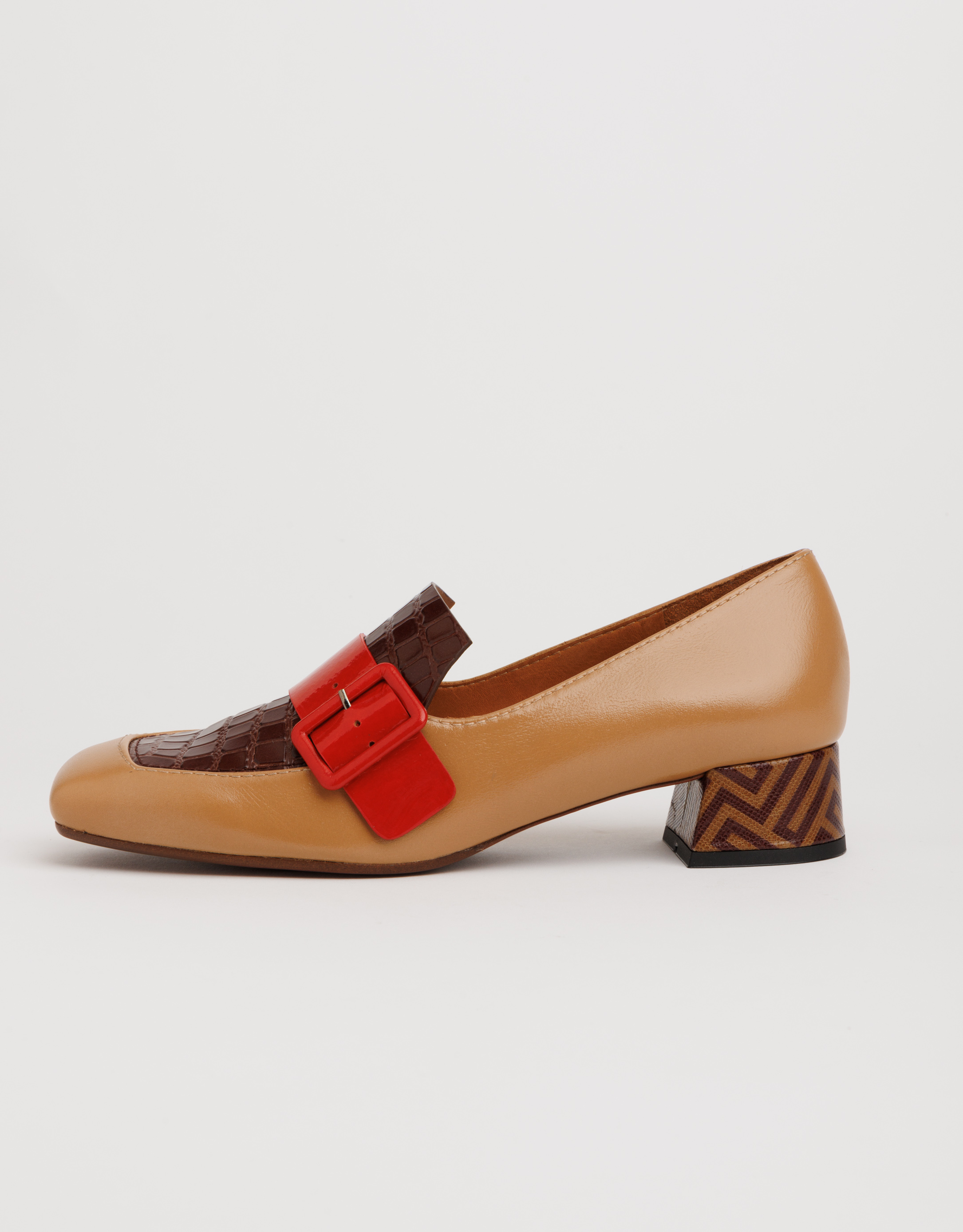 נעלי נשים - Chie Mihara - נעלי מוקסין עם עקב REVA - בז'   חום