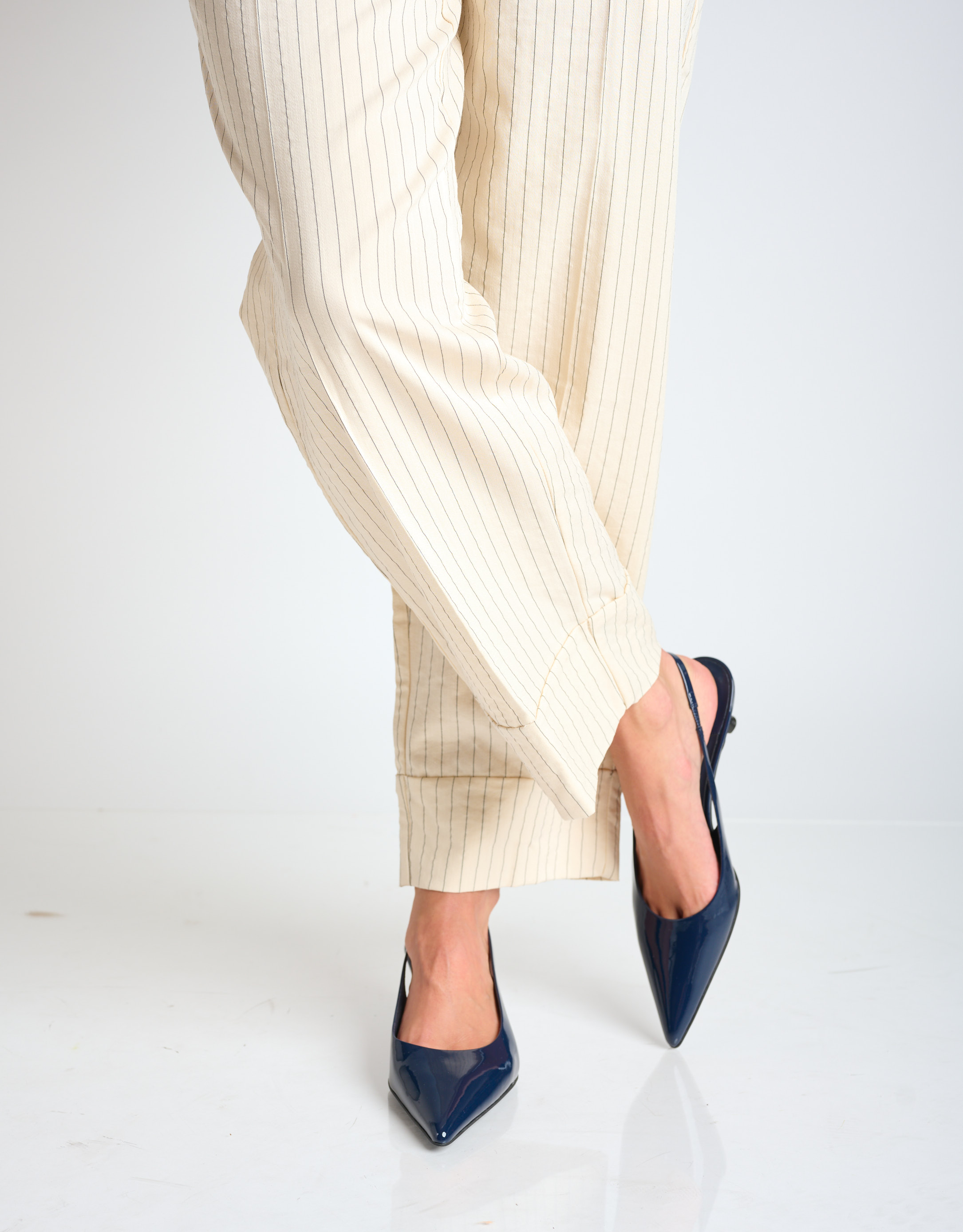 נעלי נשים - Jeffrey Campbell - נעלי סירה עם עקב PERSONA - כחול1