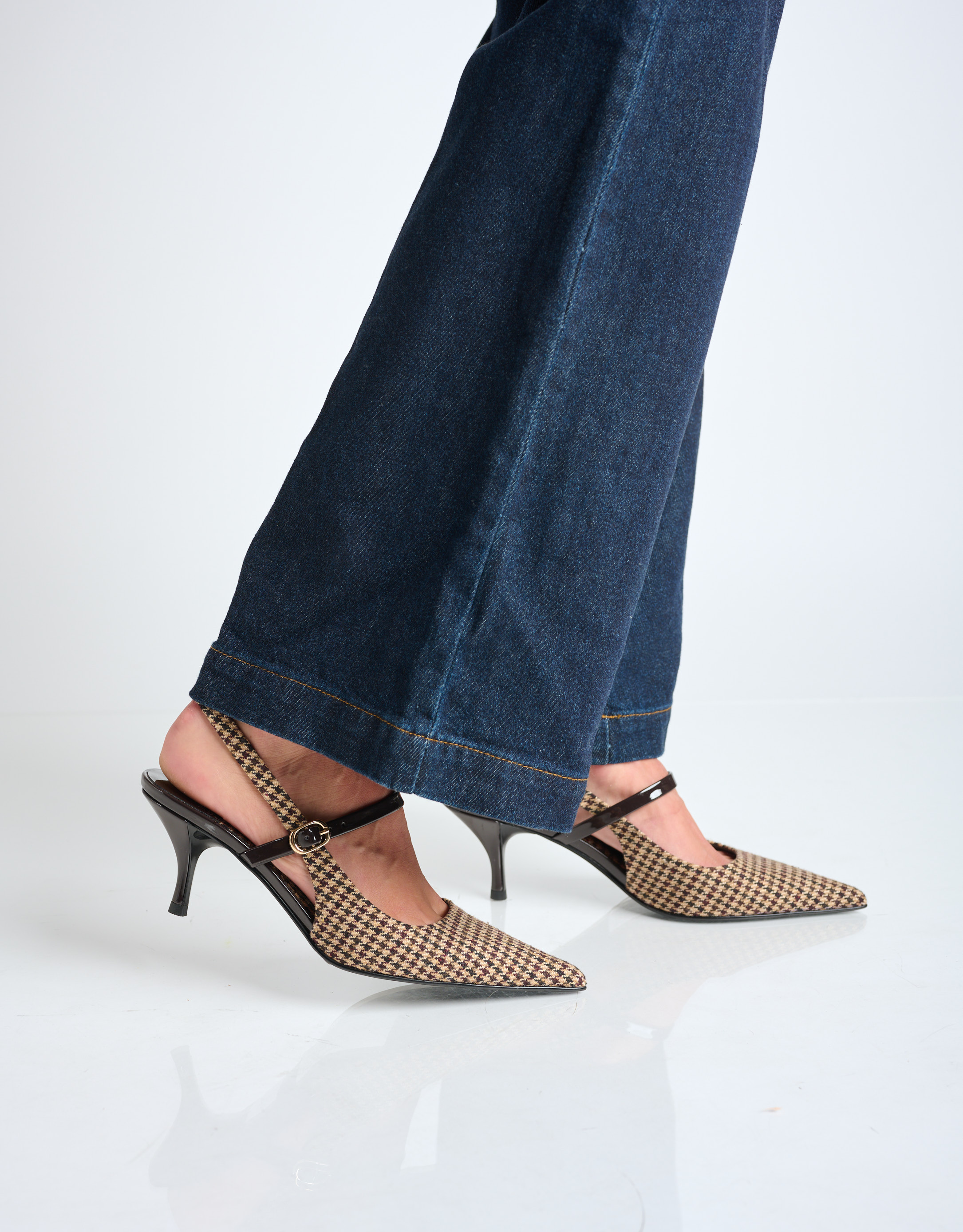 נעלי נשים - Jeffrey Campbell - נעלי סירה מבד TANYA - חום4