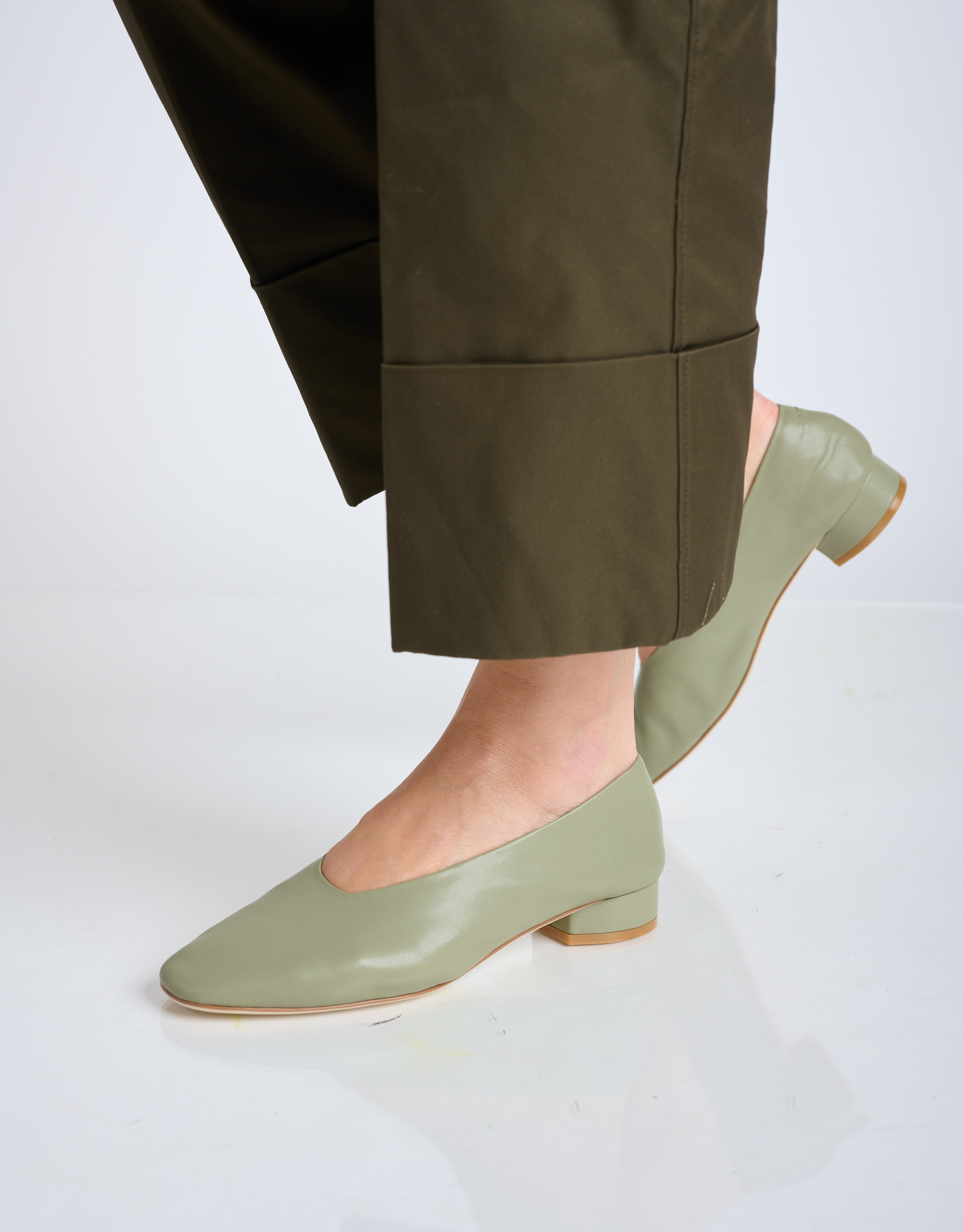 נעלי נשים - Jeffrey Campbell - נעלי סירה שטוחות TRUSTEE - ירוק בהיר1