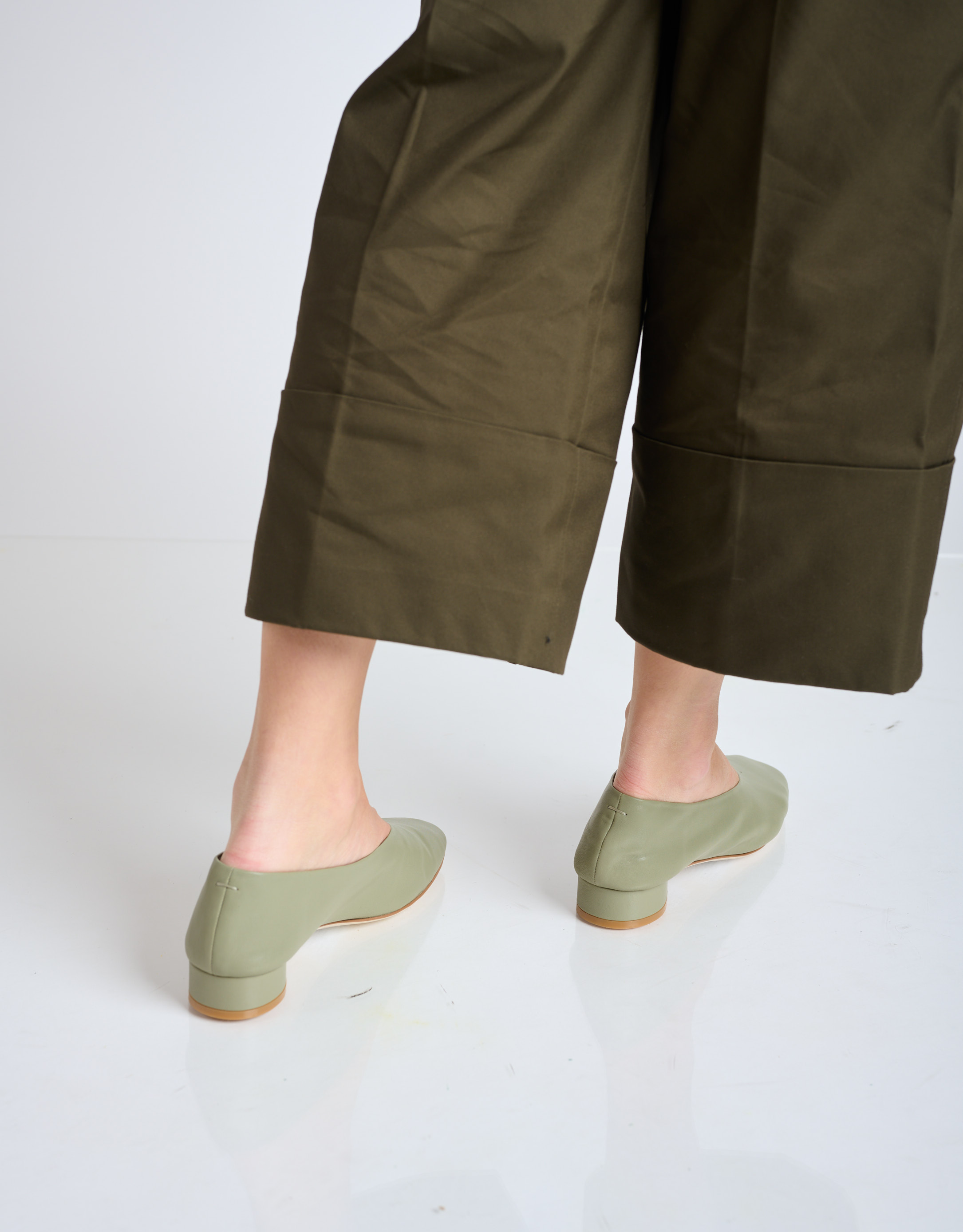 נעלי נשים - Jeffrey Campbell - נעלי סירה שטוחות TRUSTEE - ירוק בהיר4