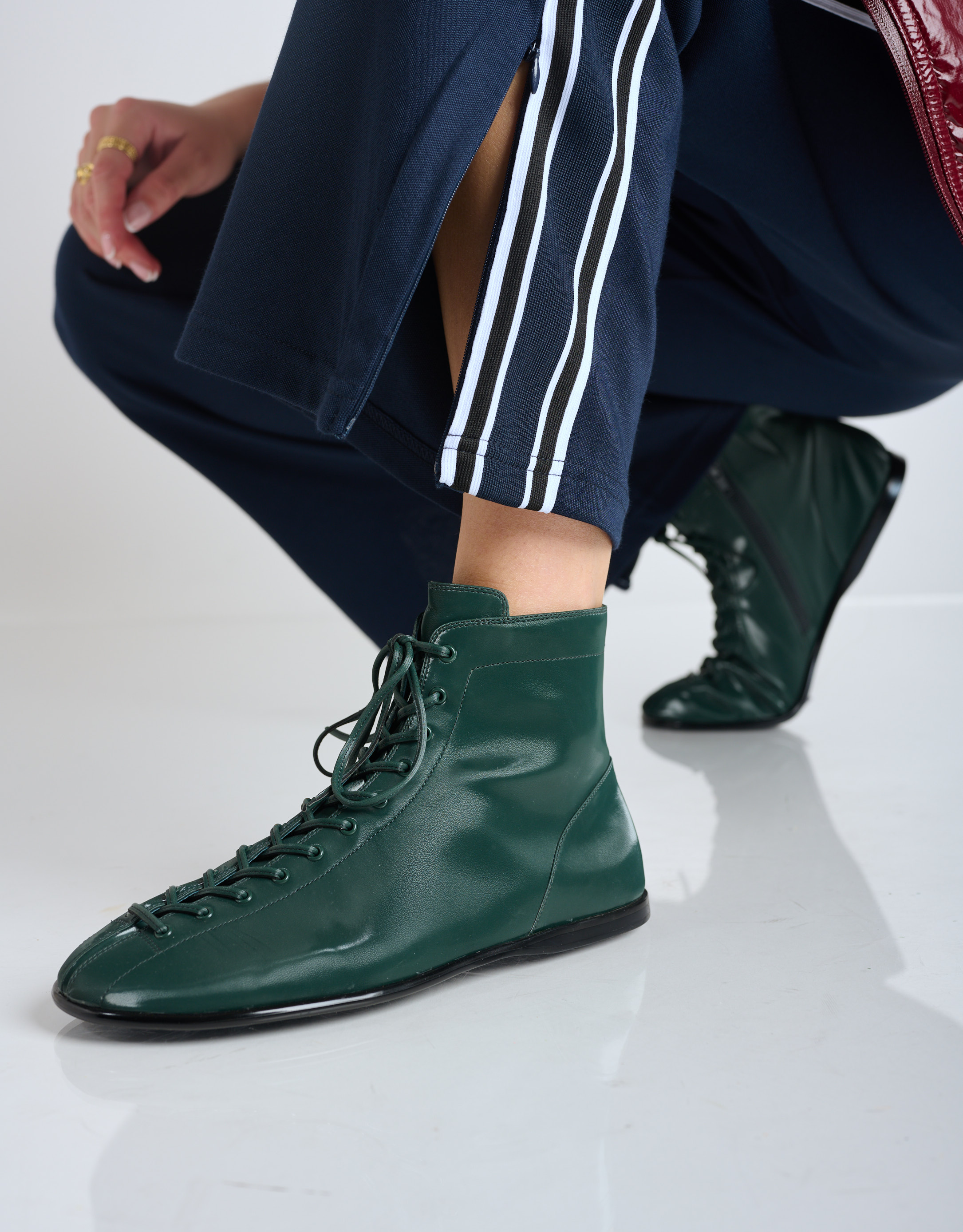 נעלי נשים - Jeffrey Campbell - מגפונים שטוחים BOXXED - ירוק1