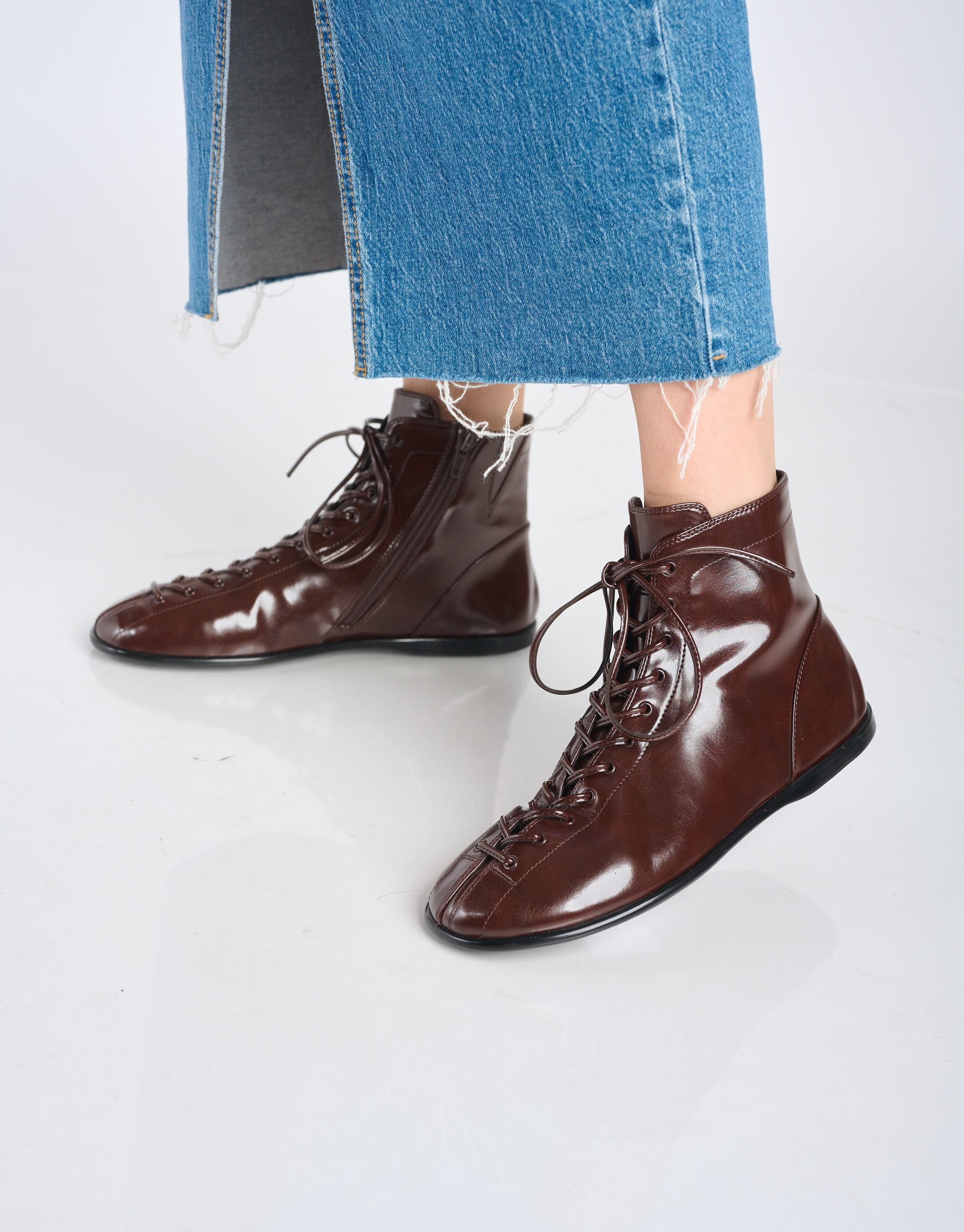 נעלי נשים - Jeffrey Campbell - מגפונים שטוחים BOXXED - חום4