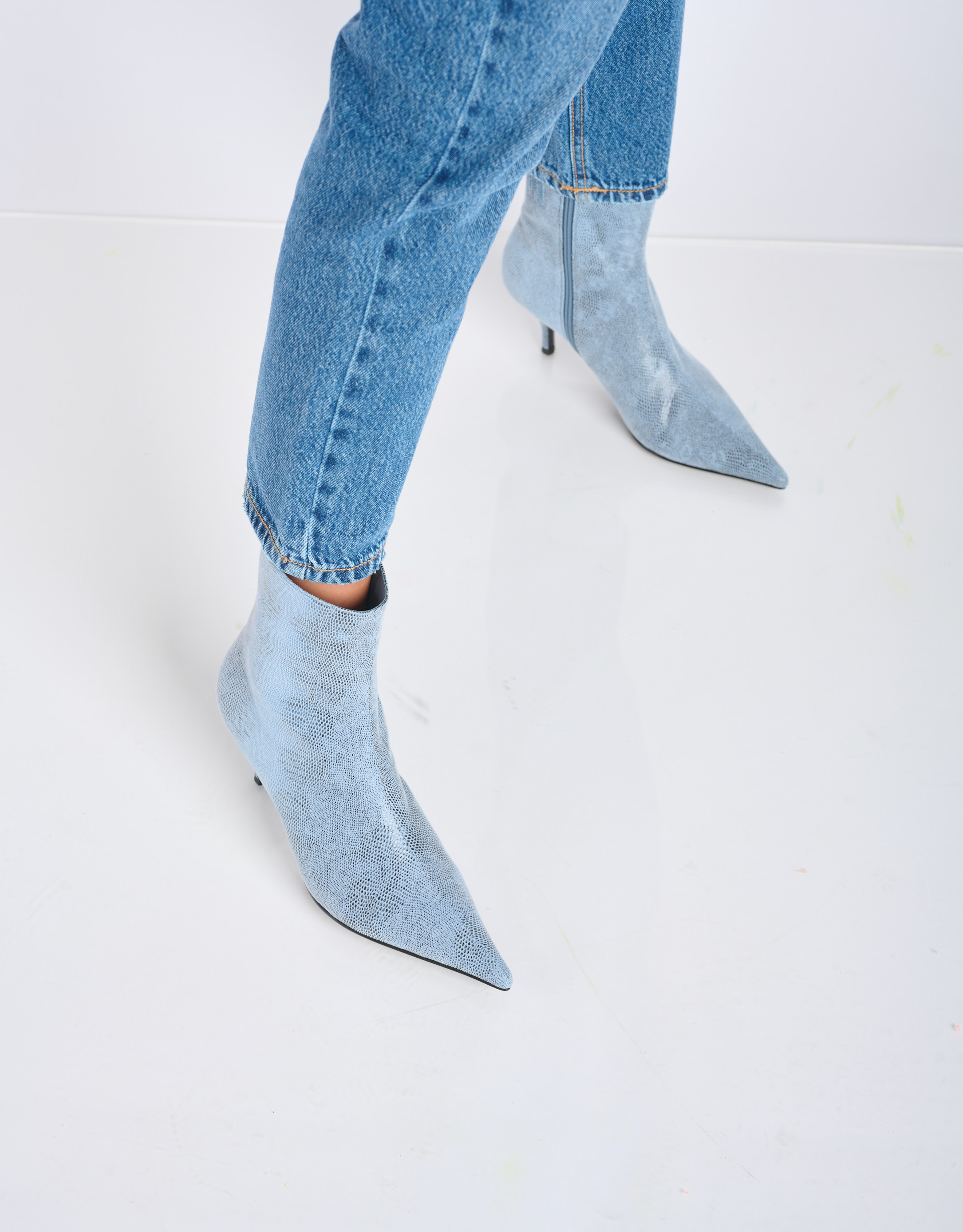 נעלי נשים - Jeffrey Campbell - מגפוני עקב SINDEE - תכלת3