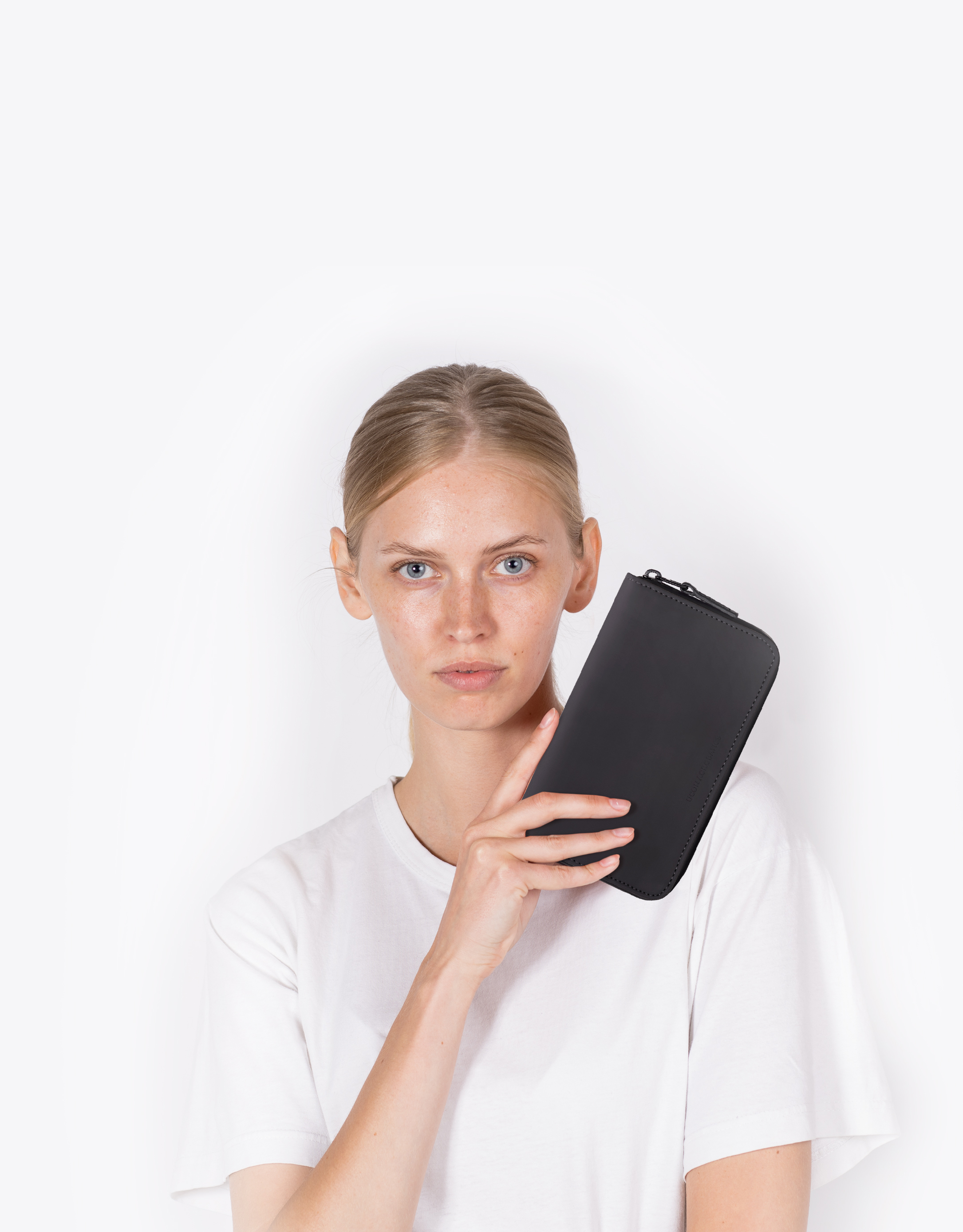 נעלי גברים - Ucon Acrobatics - ארנק NAIRA LOTUS - שחור4