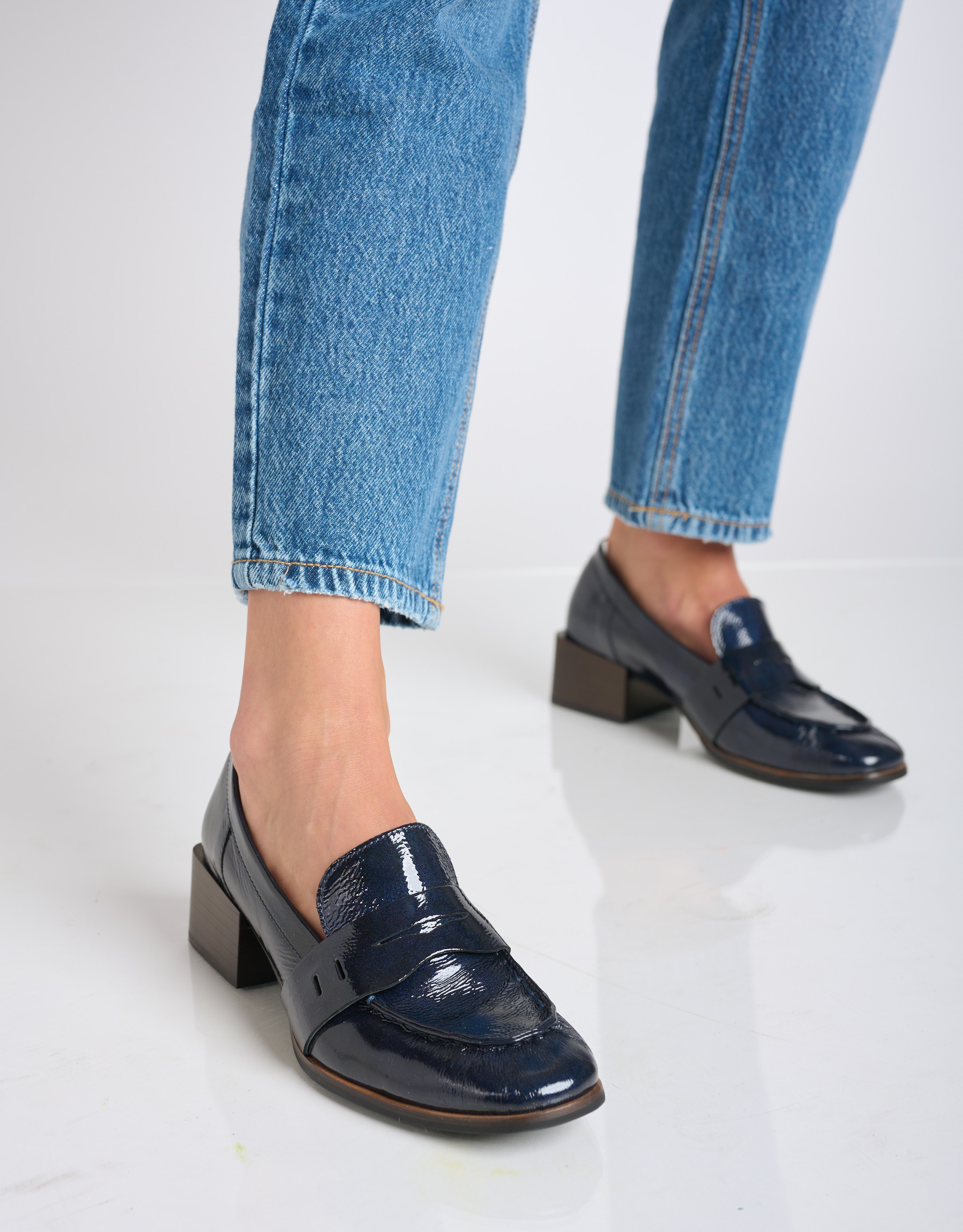 נעלי נשים - Yuko Imanishi - נעלי עור מבריקות RURI - כחול4