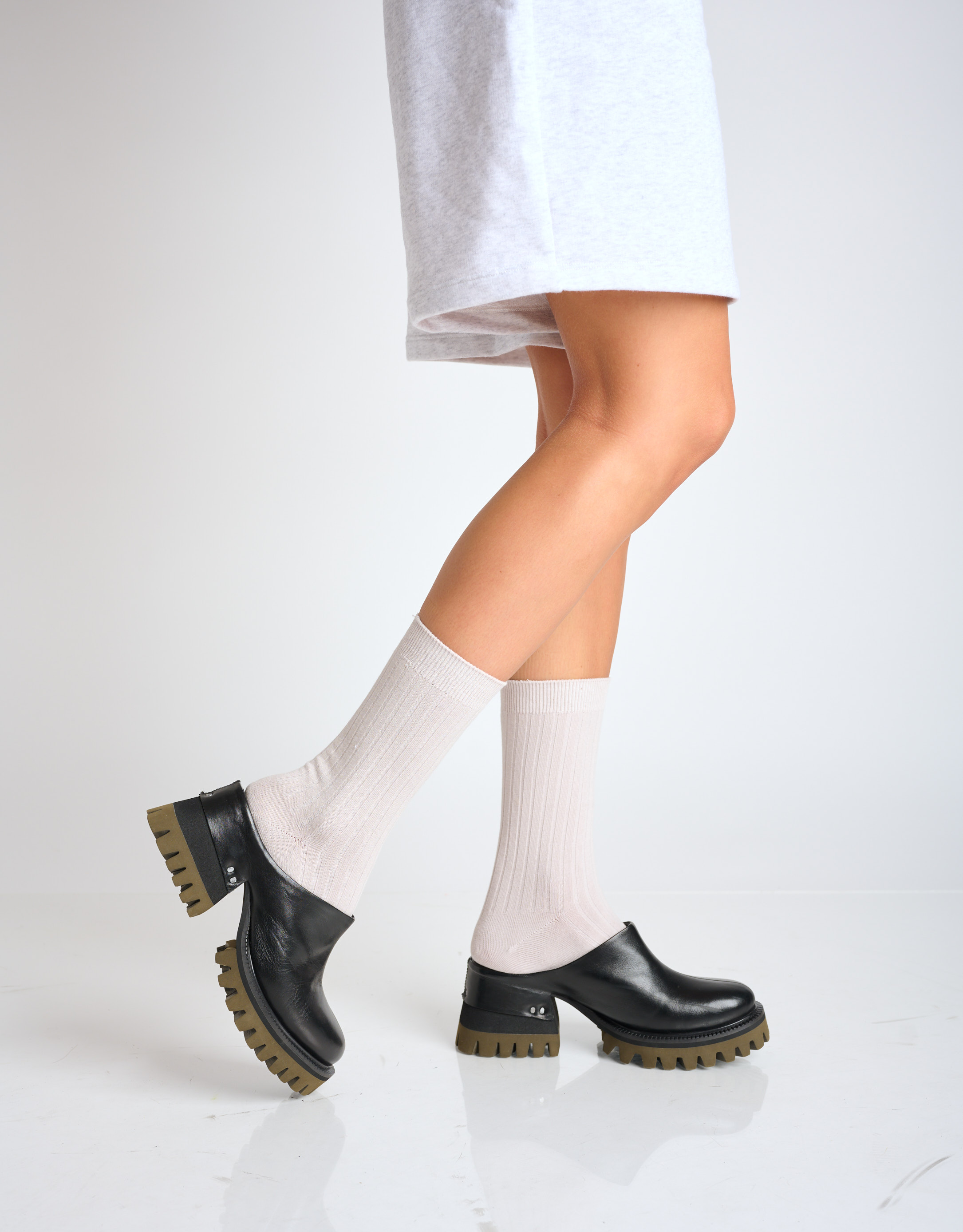 נעלי נשים - Yuko Imanishi - כפכפים עם עקב RYU - שחור2