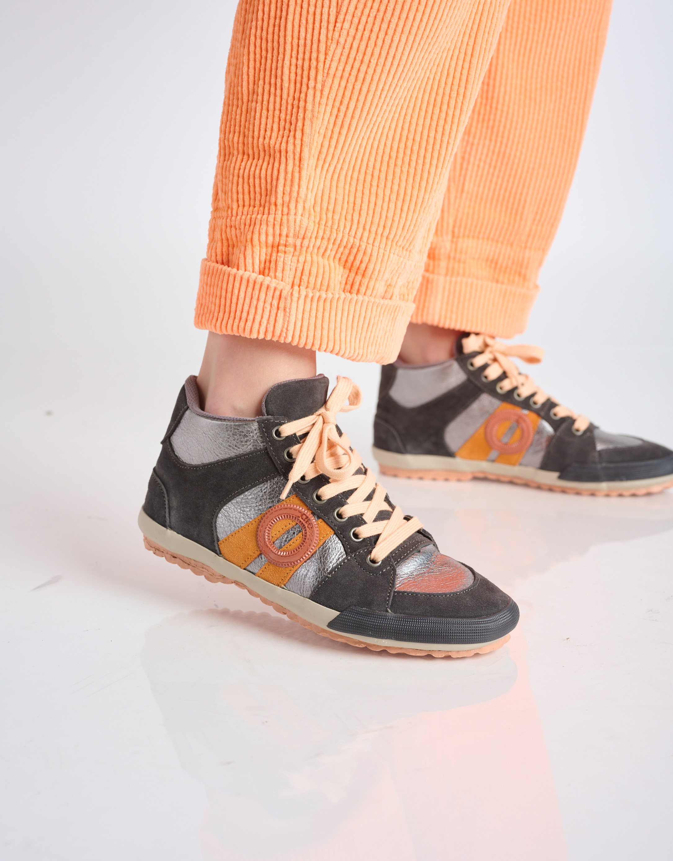 נעלי נשים - Aro - סניקרס גבוהות מטאליות IDO - כסף3