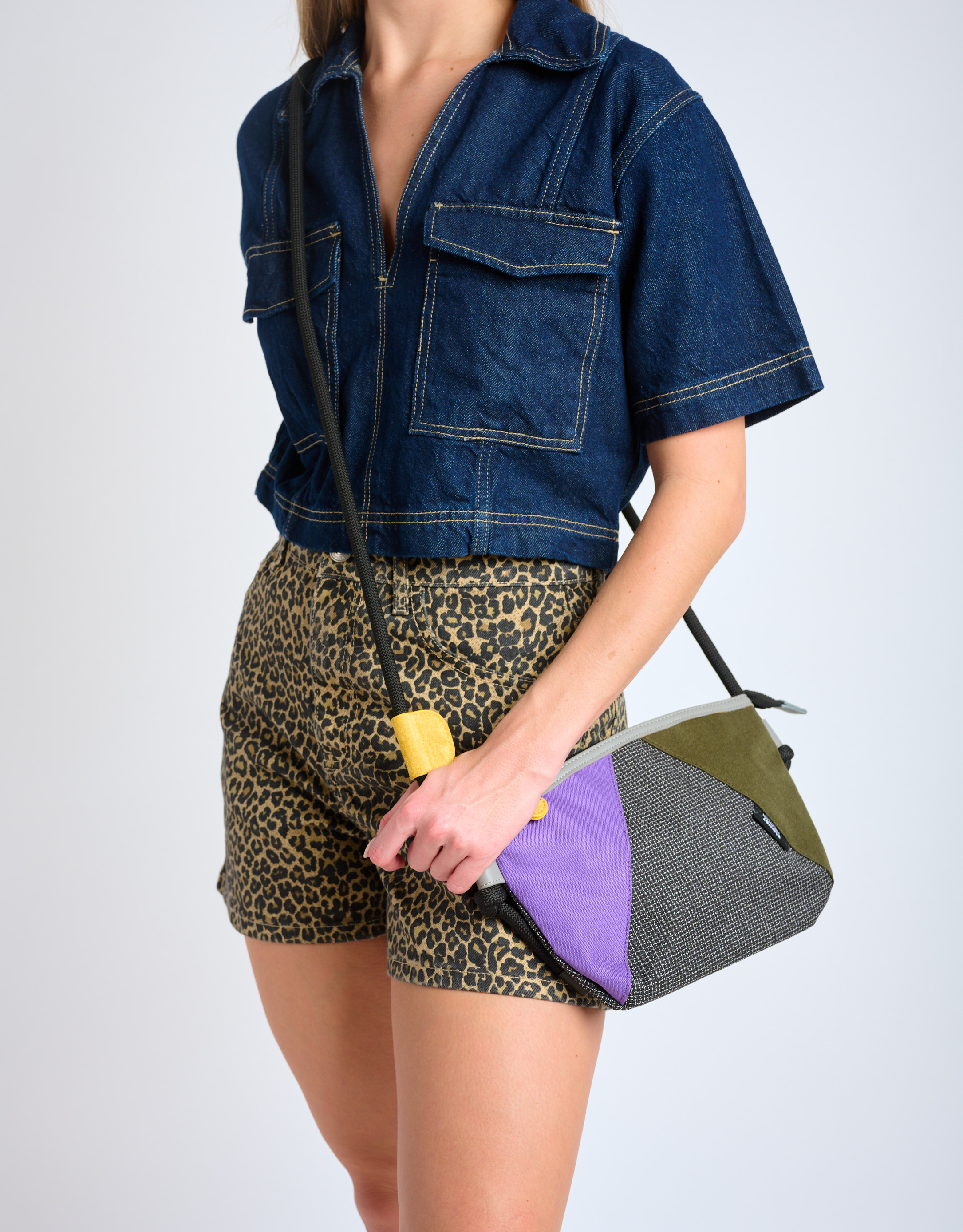 נעלי נשים - Flower Mountain - תיק צד POCKET FM - חאקי-אפור