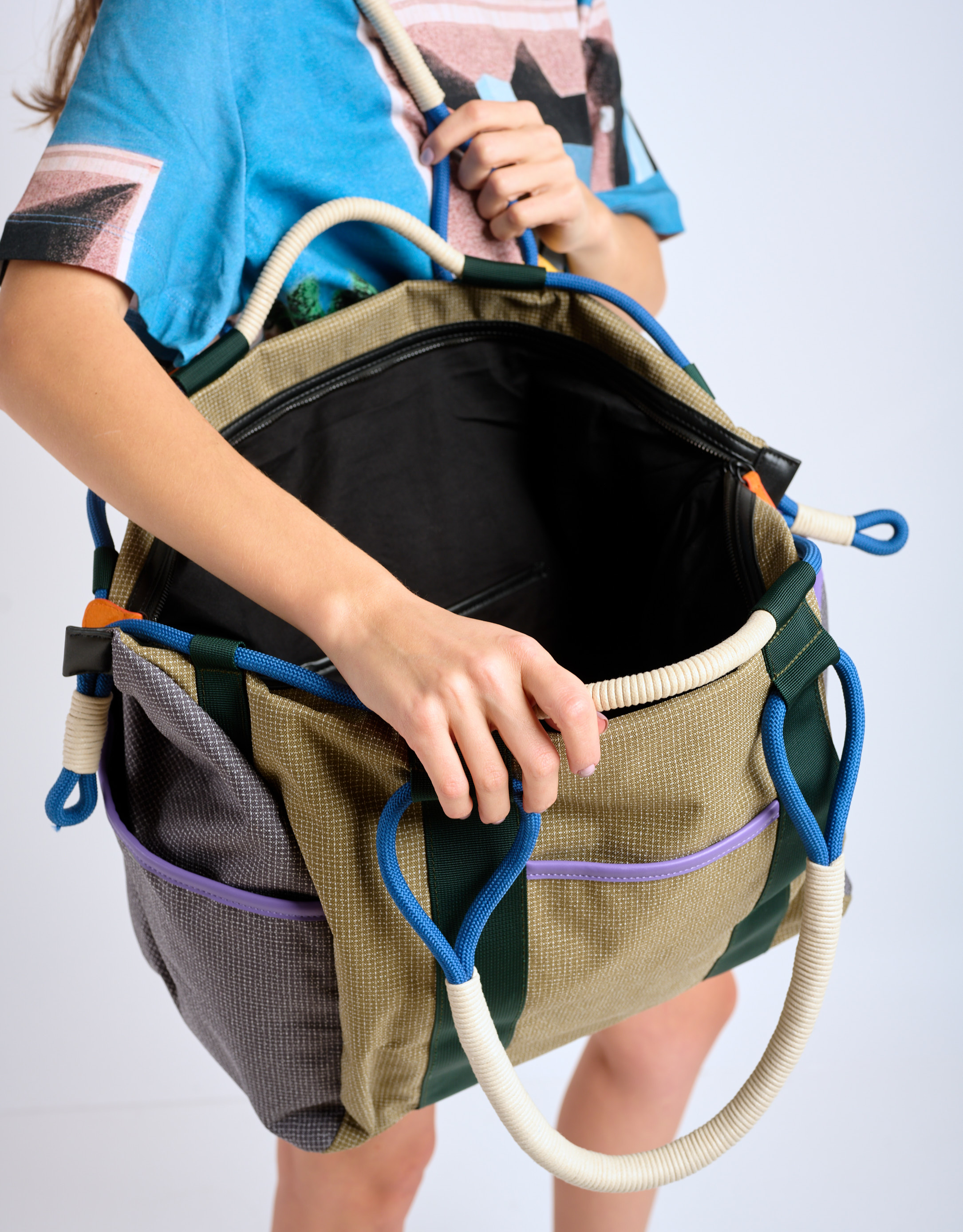 נעלי נשים - Flower Mountain - תיק צד גדול WEEKEND - בז'   ירוק2