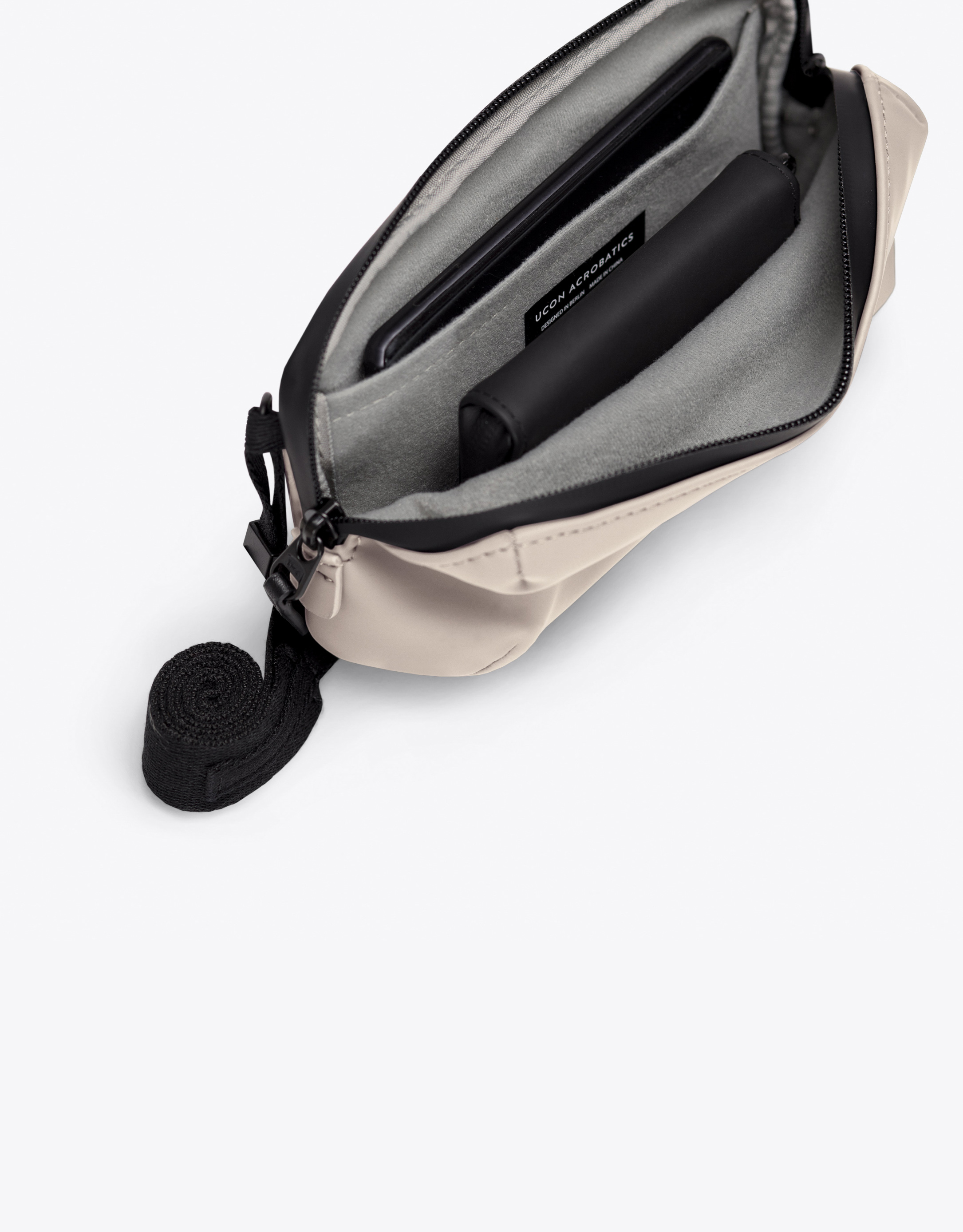 נעלי גברים - Ucon Acrobatics - פאוץ' גדול ANDO - בז'3