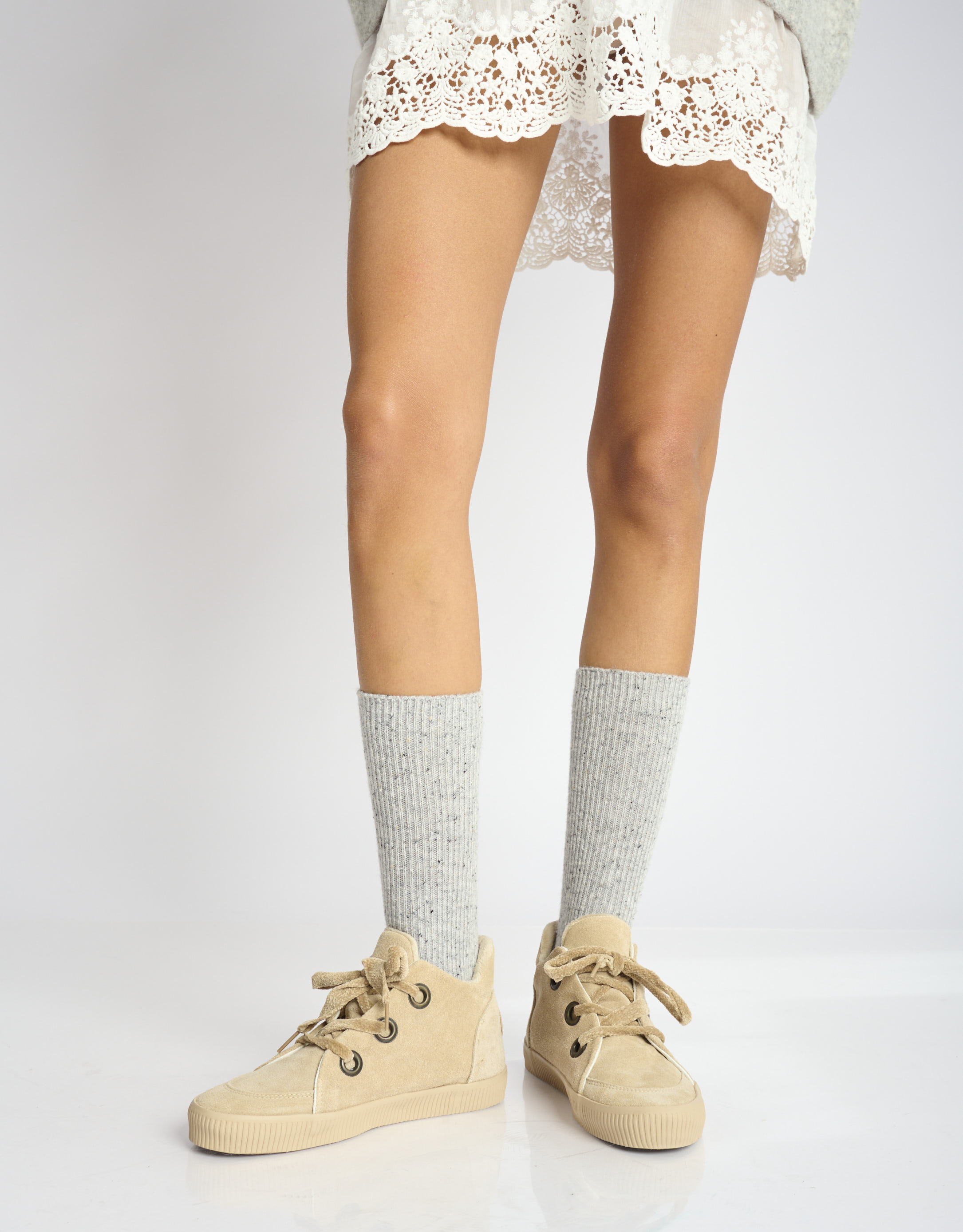 נעלי נשים - Aro - מגפונים עם שרוכים NOELLE - בז'4