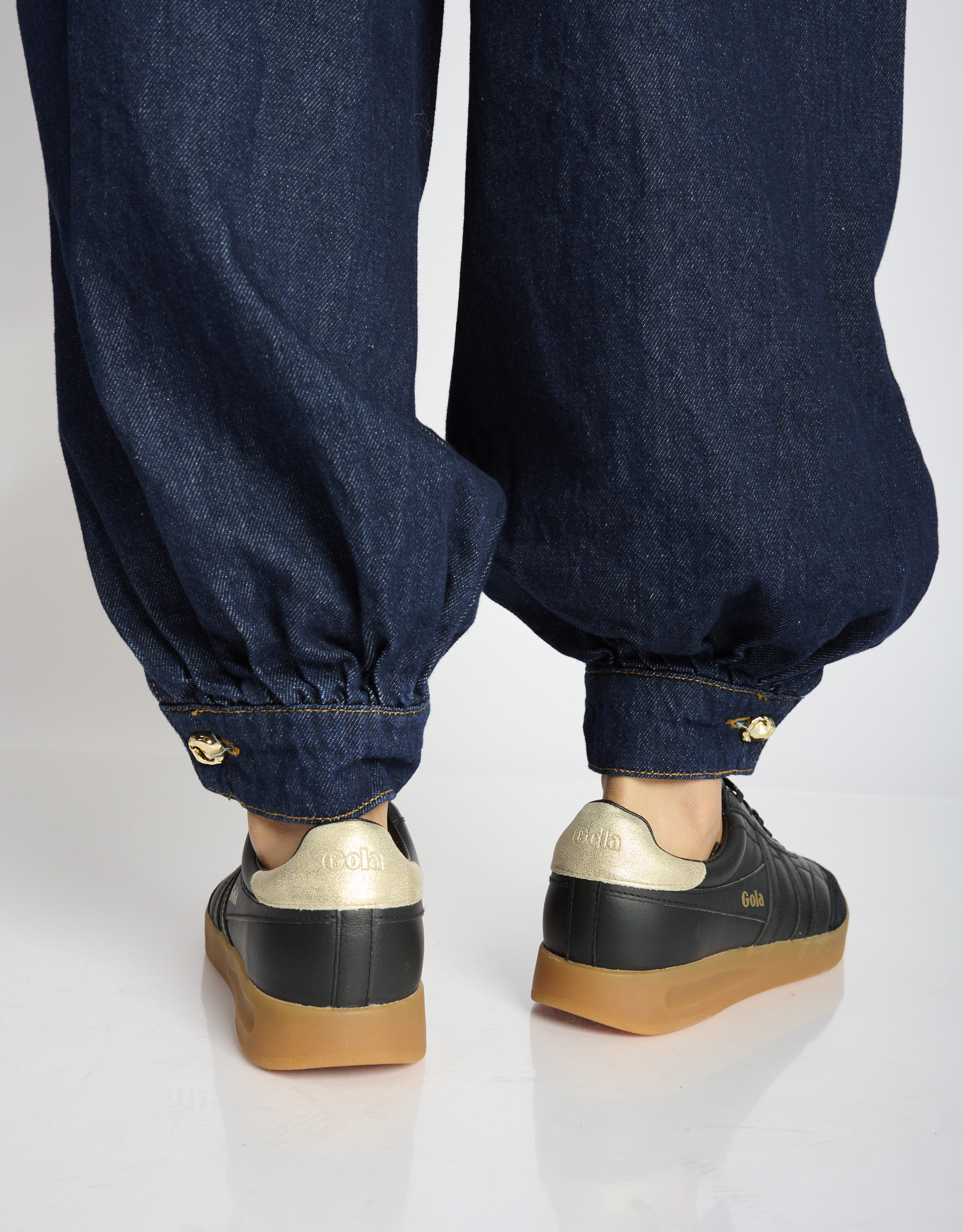 נעלי נשים - Gola - סניקרס עור STADIA - שחור4