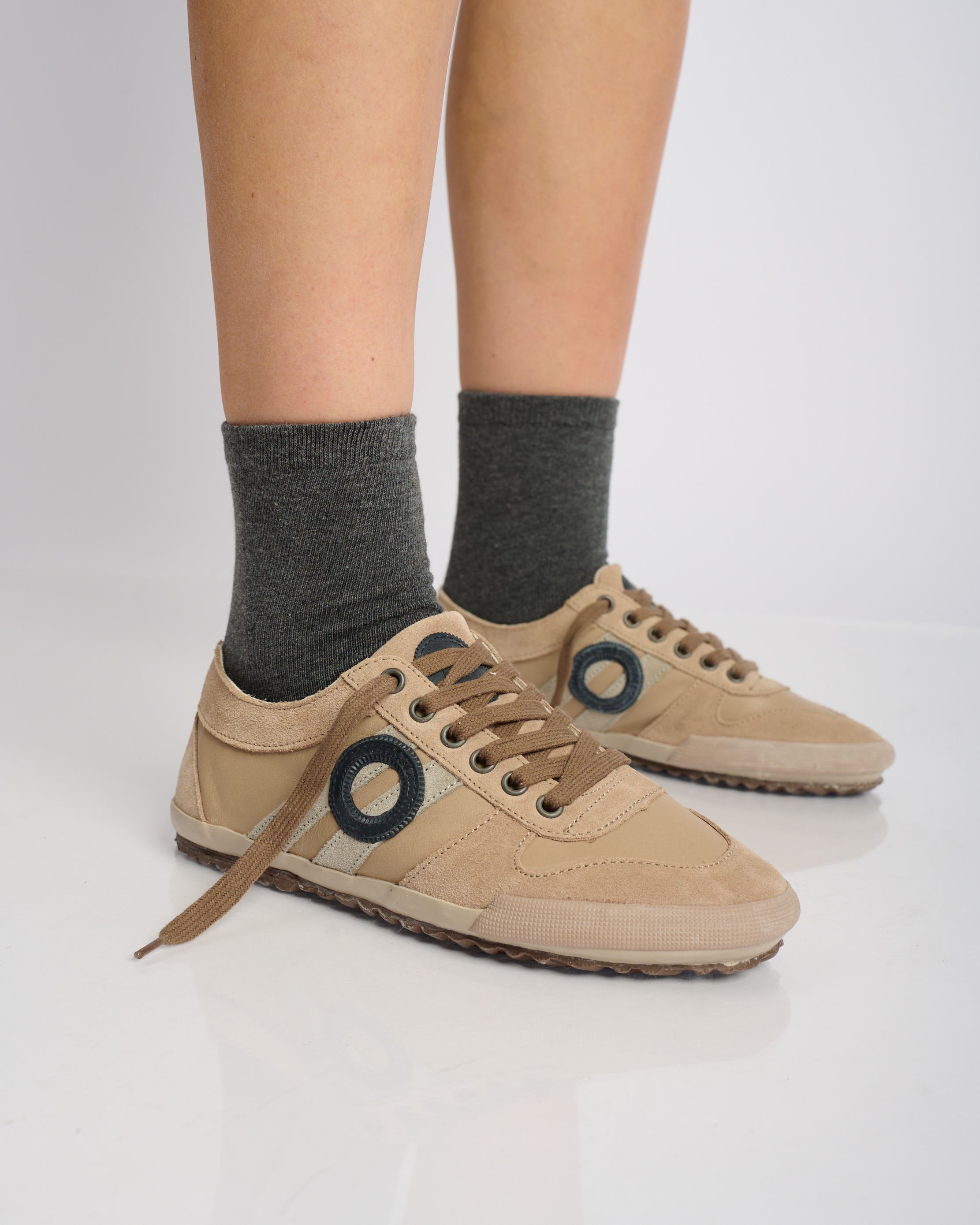 נעלי נשים - Aro - סניקרס נמוכות מעור IDO - בז'4