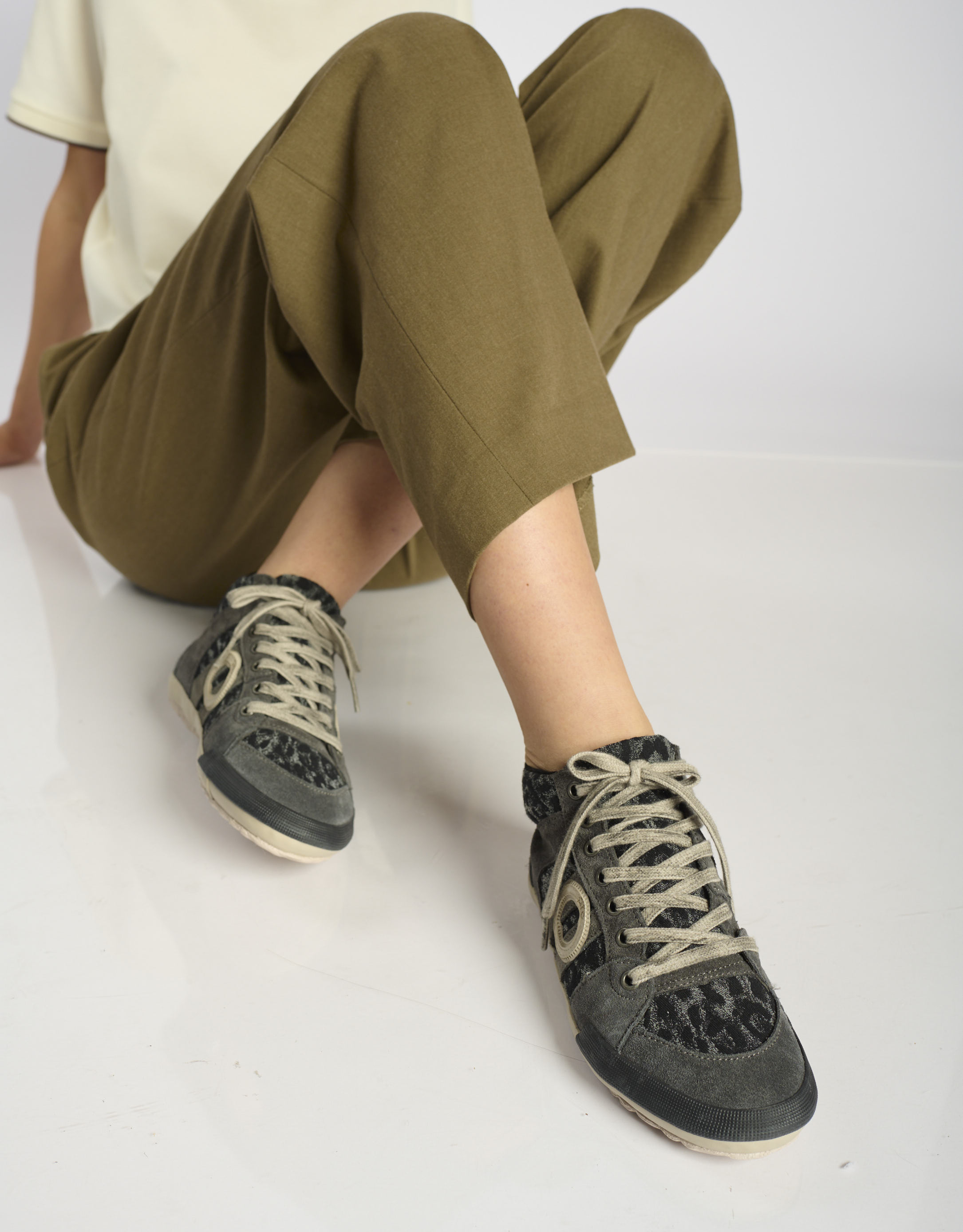 נעלי נשים - Aro - סניקרס גבוהות מנומרות IDO - אפור1