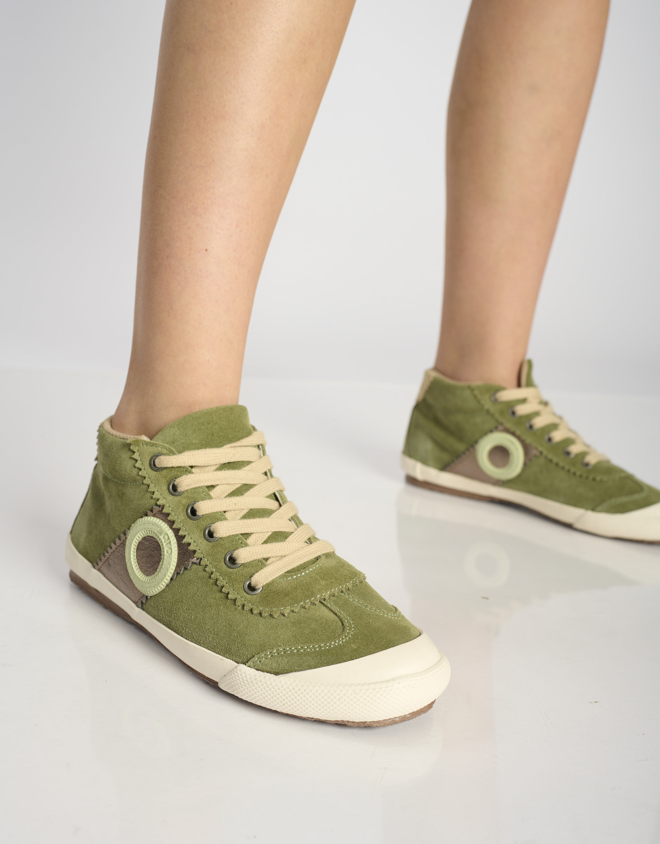 נעלי נשים - Aro - סניקרס זמש גבוהות RAY - זית3