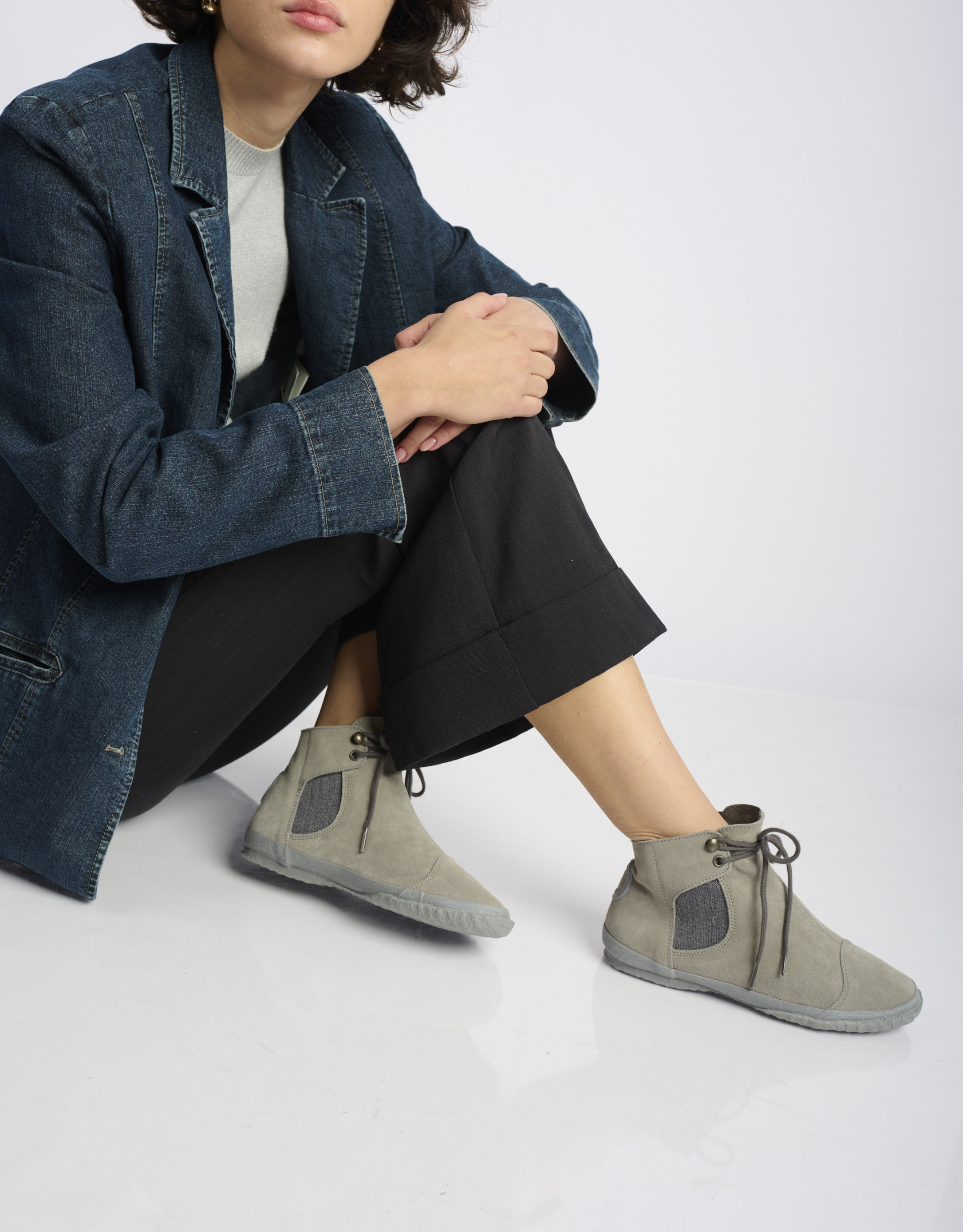 נעלי נשים - Aro - מגפוני זמש WILLY - אפור בהיר1