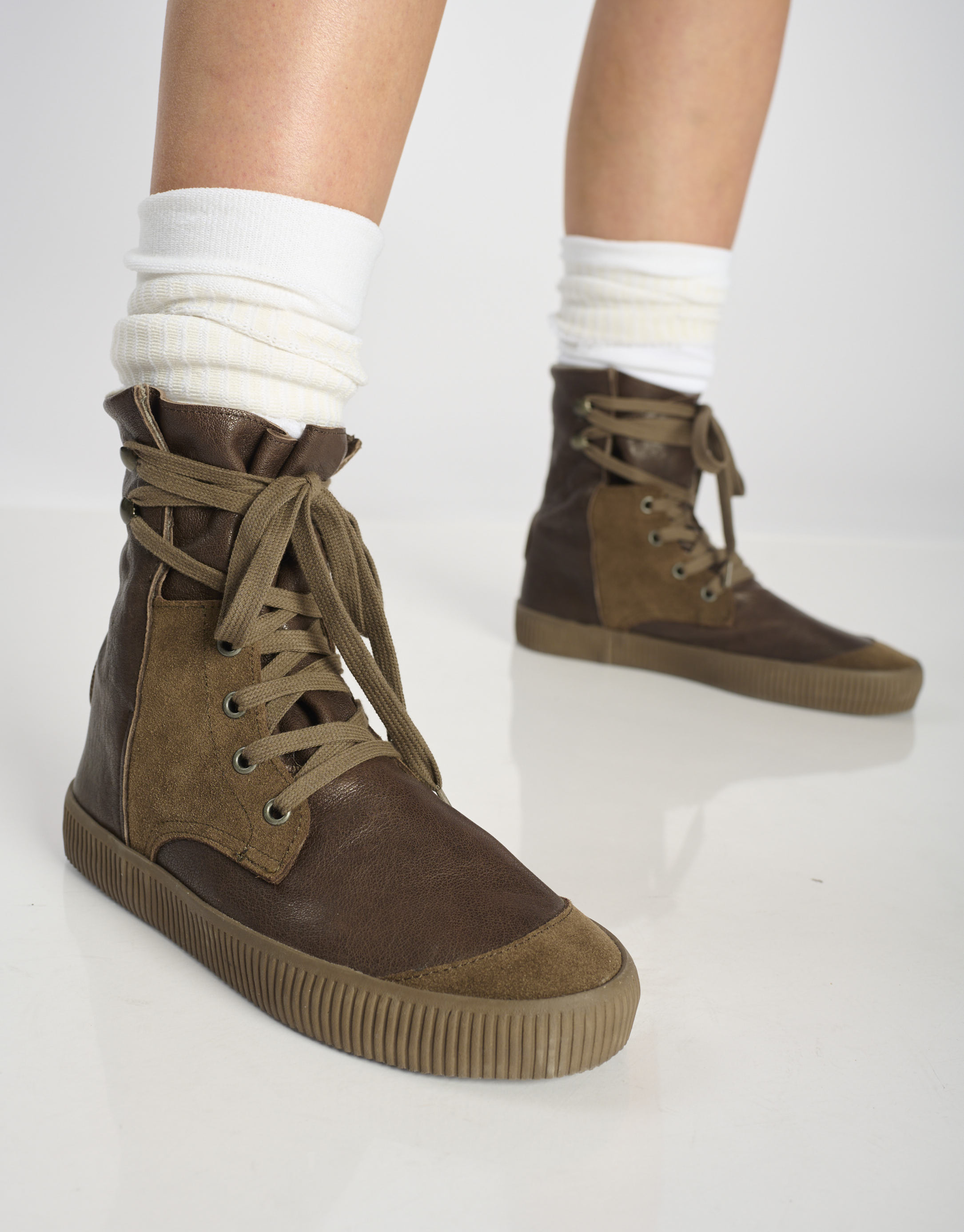 נעלי נשים - Aro - מגפונים עם שרוכים NOELLE - חום כהה3