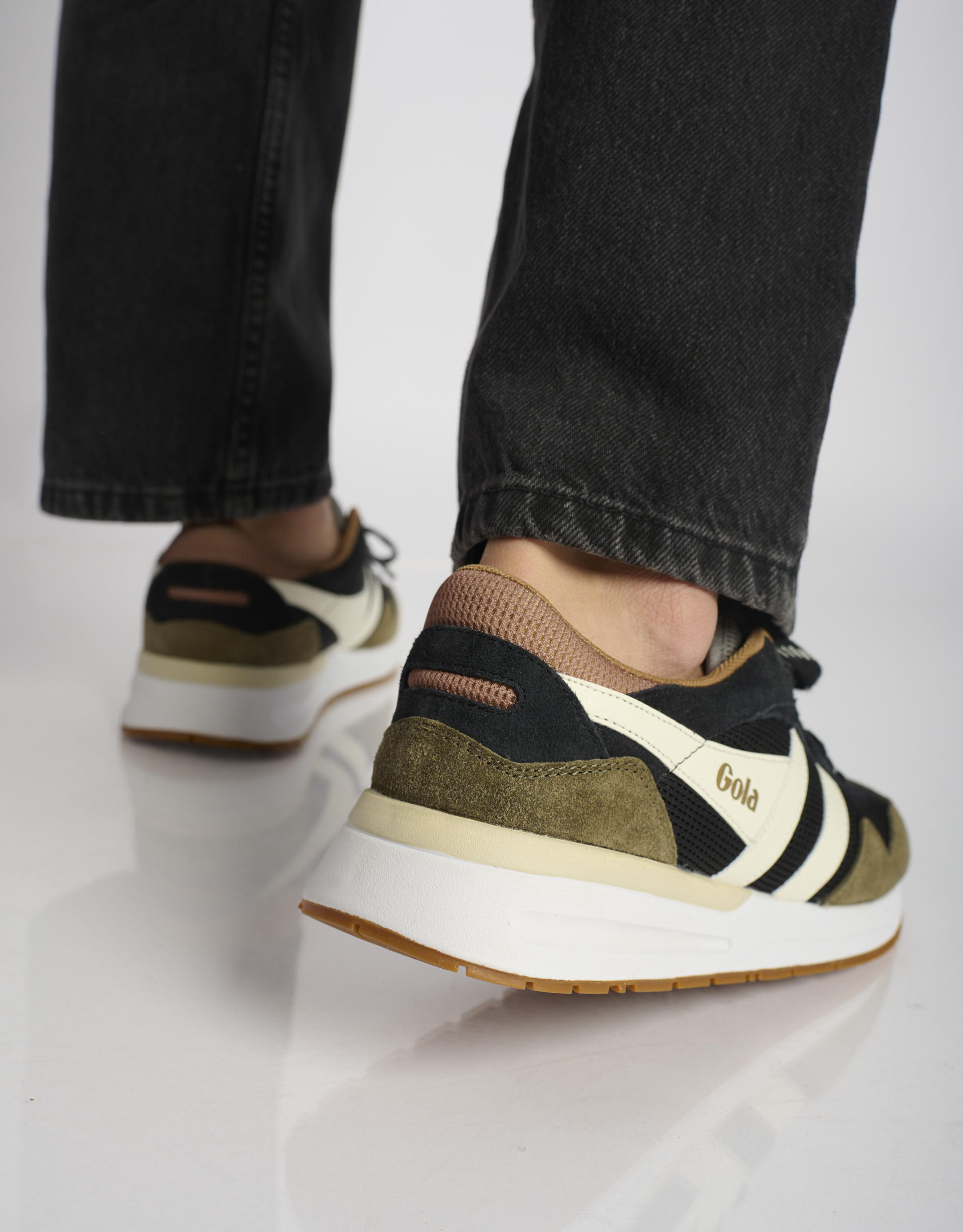 נעלי גברים - Gola - סניקרס בד וזמש DELTA - שחור3