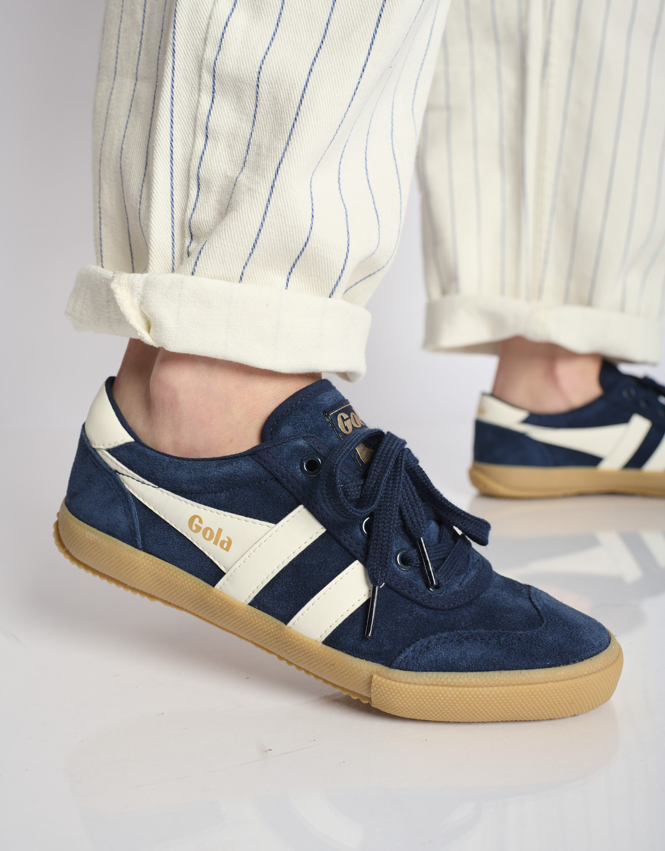 נעלי נשים - Gola - סניקרס זמש BADMINTON - כחול4