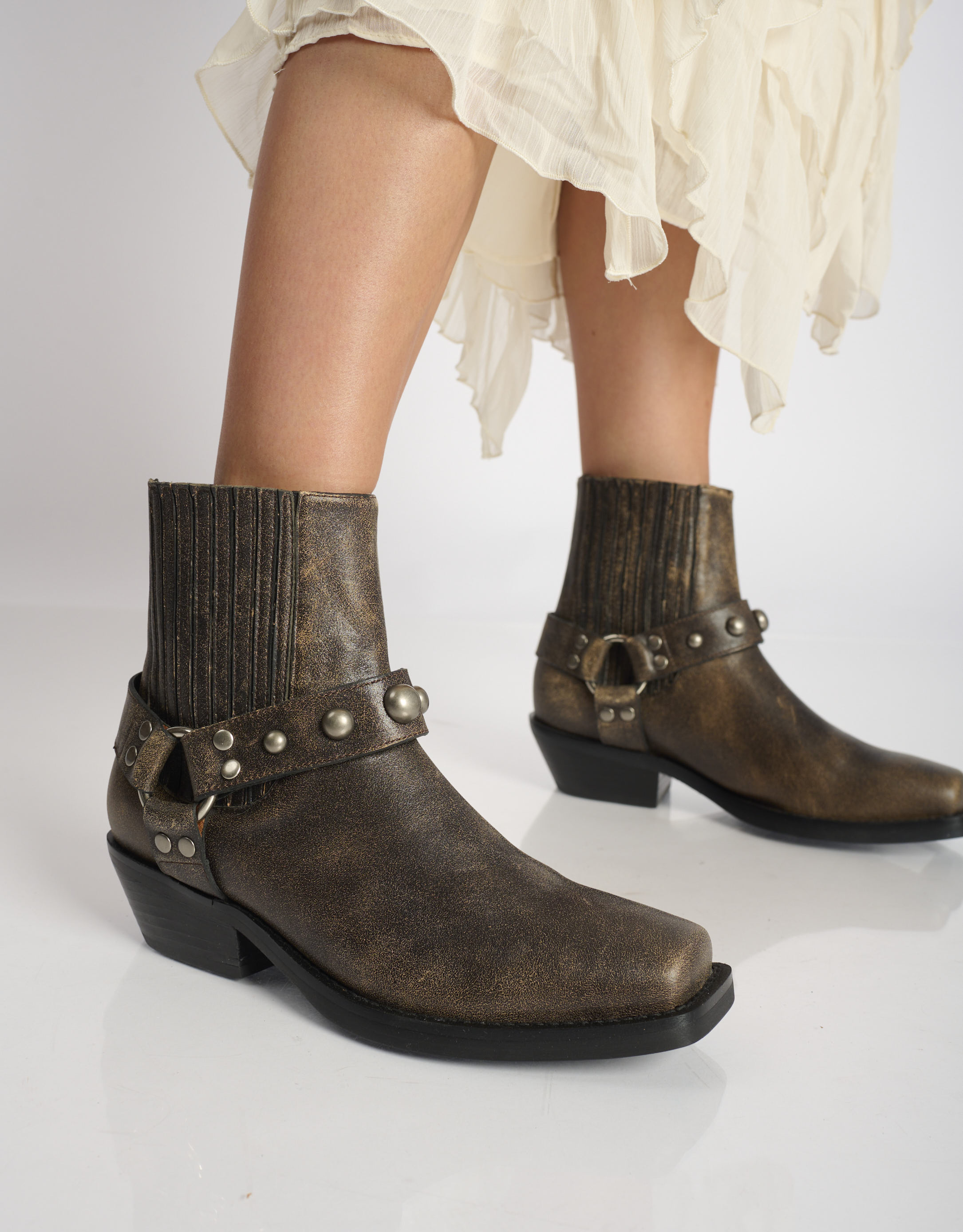 נעלי נשים - Bibi lou - מגפוני בוקרים ANANDA - חום4