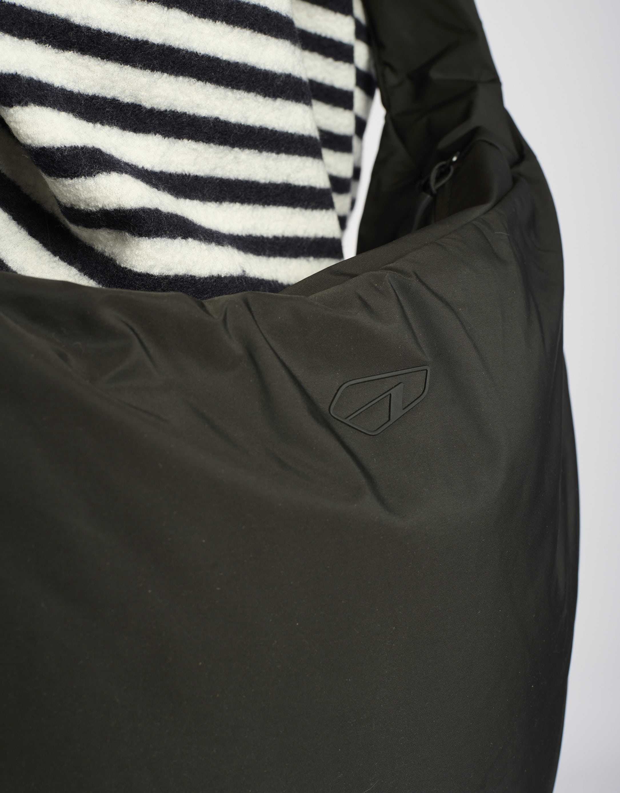 נעלי נשים - Arkk - תיק צד SLING - שחור2