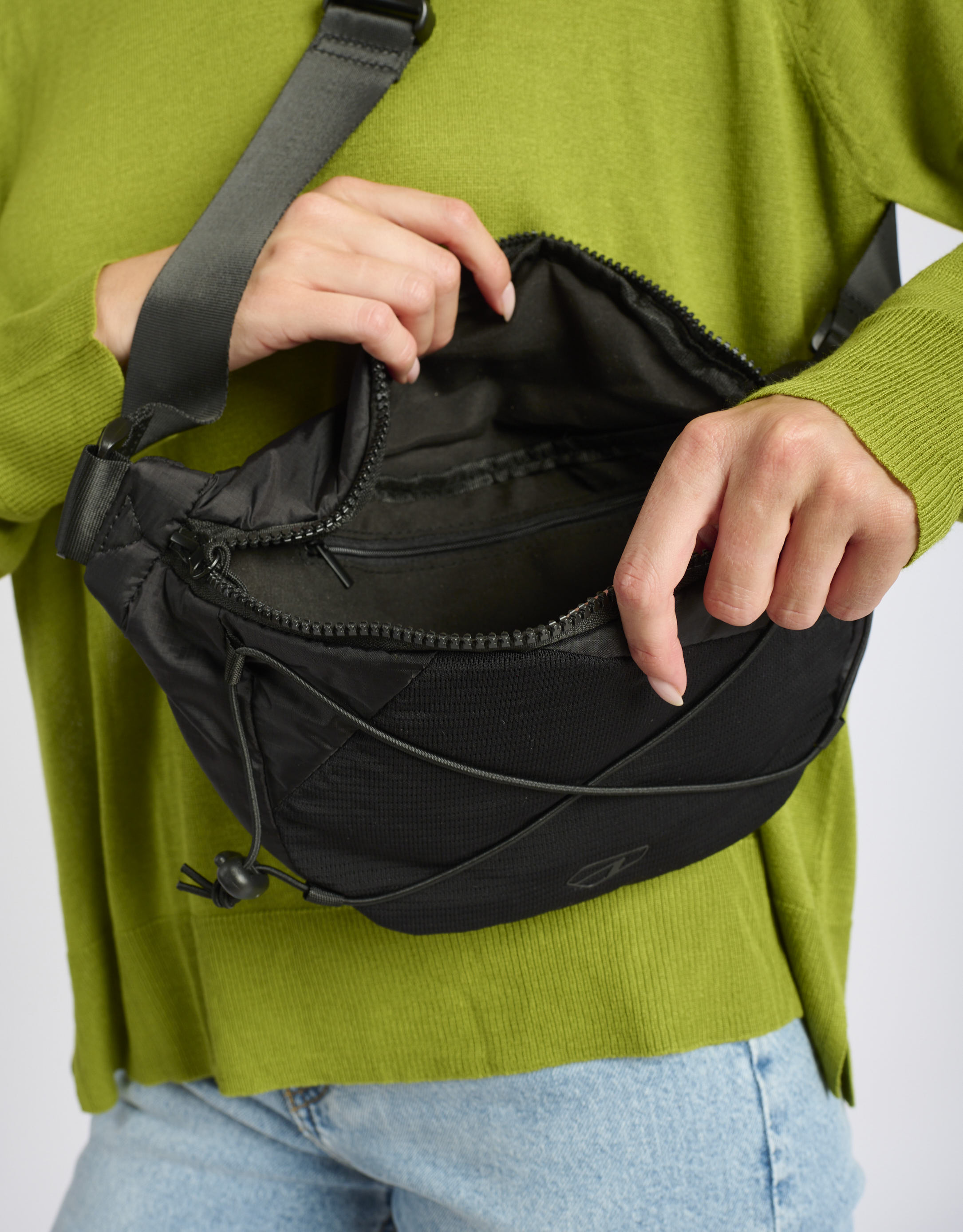 נעלי גברים - Arkk - תיק פאוצ' ניילון BUMBAG - שחור2