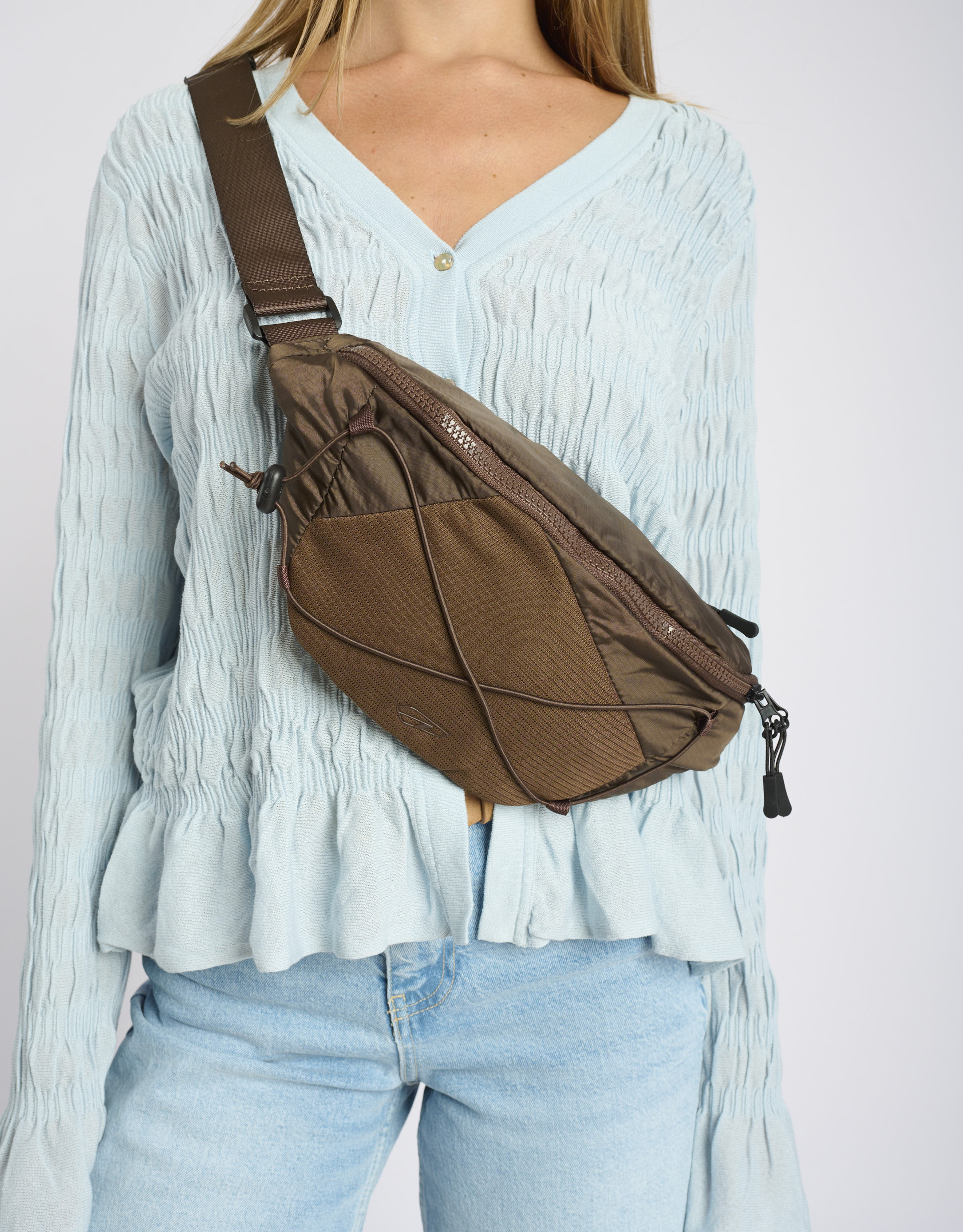 נעלי גברים - Arkk - תיק פאוצ' ניילון BUMBAG - חום3