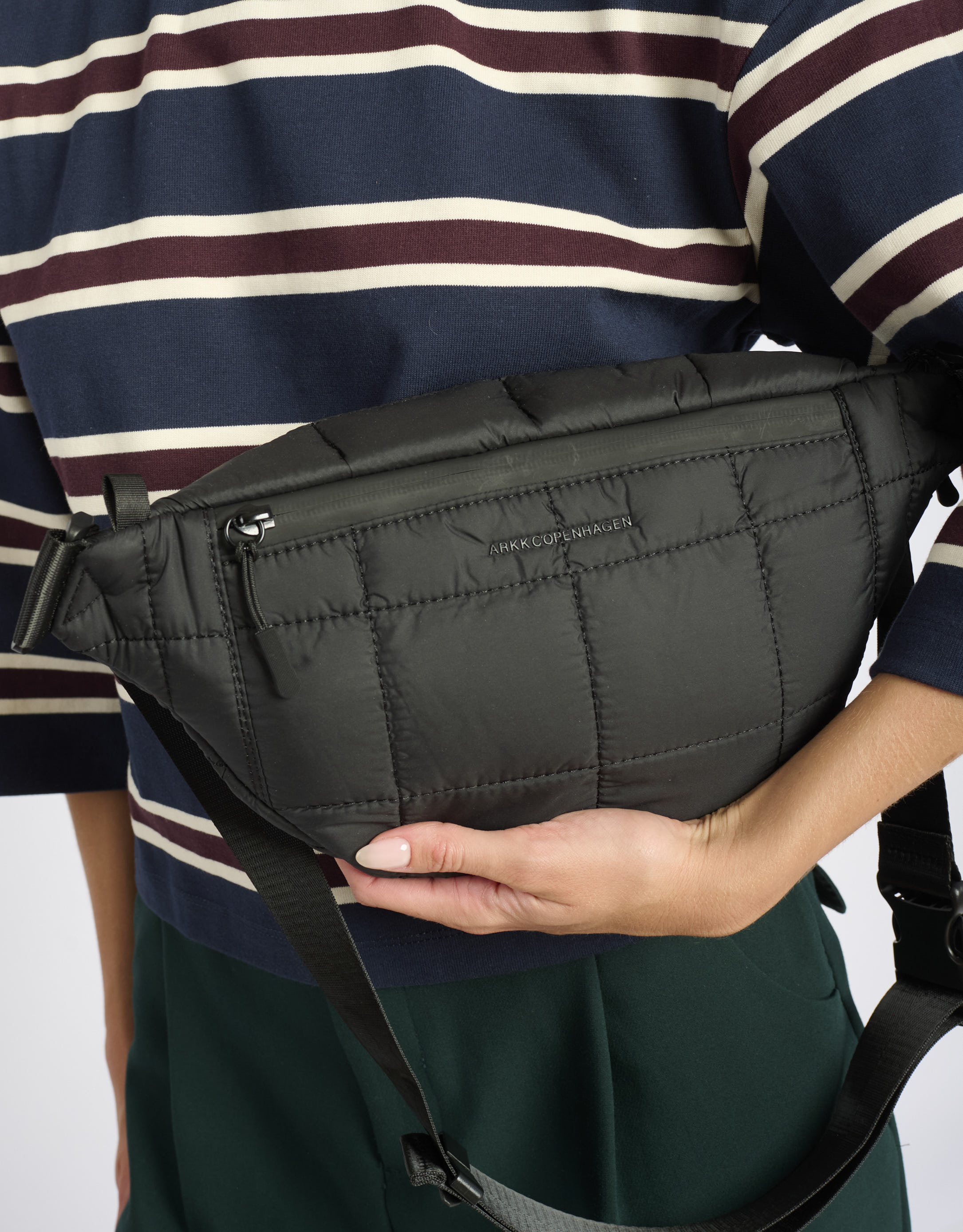 נעלי גברים - Arkk - תיק פאוצ' PADDED BUMBAG - שחור3