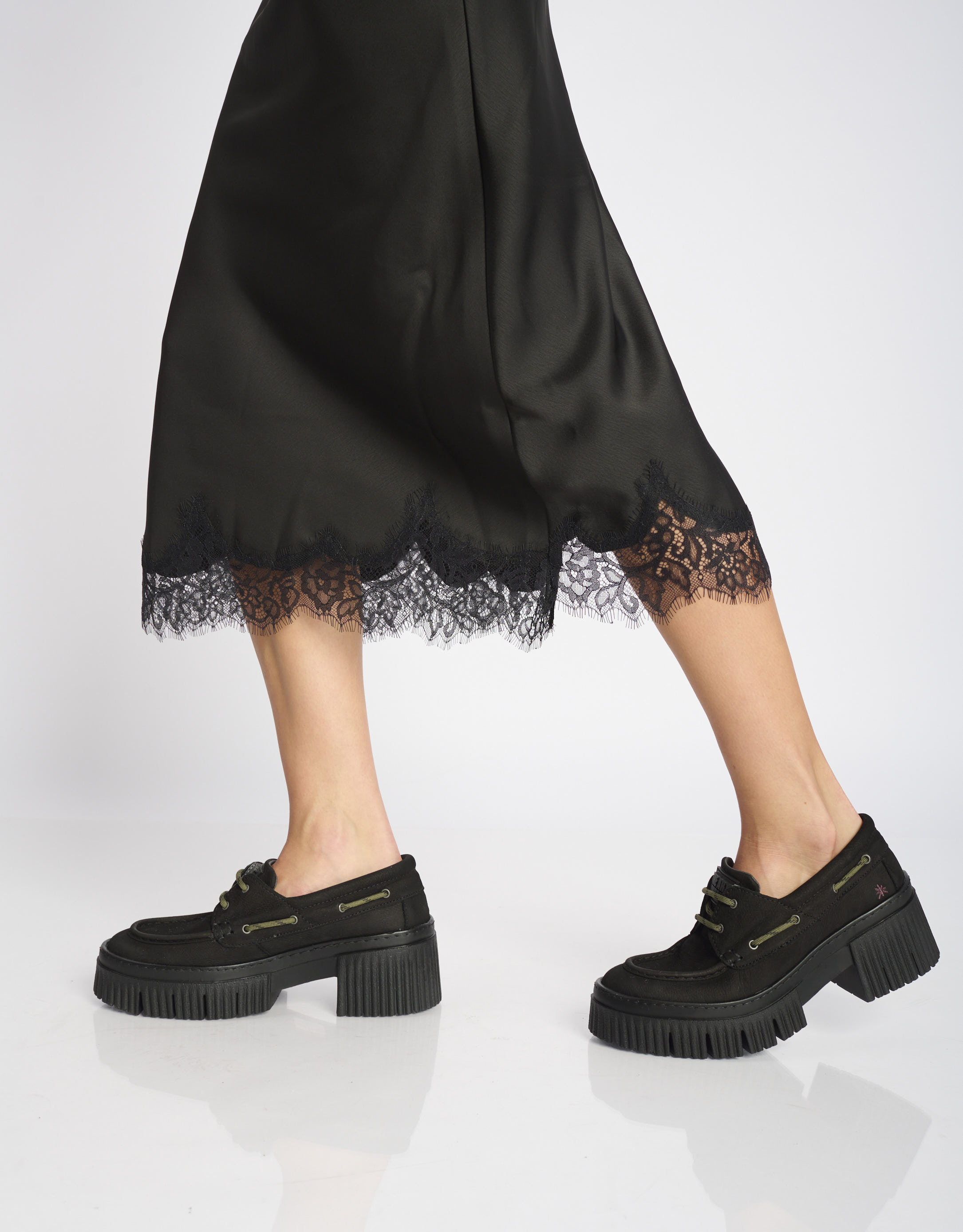 נעלי נשים - Art - נעלי מוקסין עם שרוך YORK - שחור1