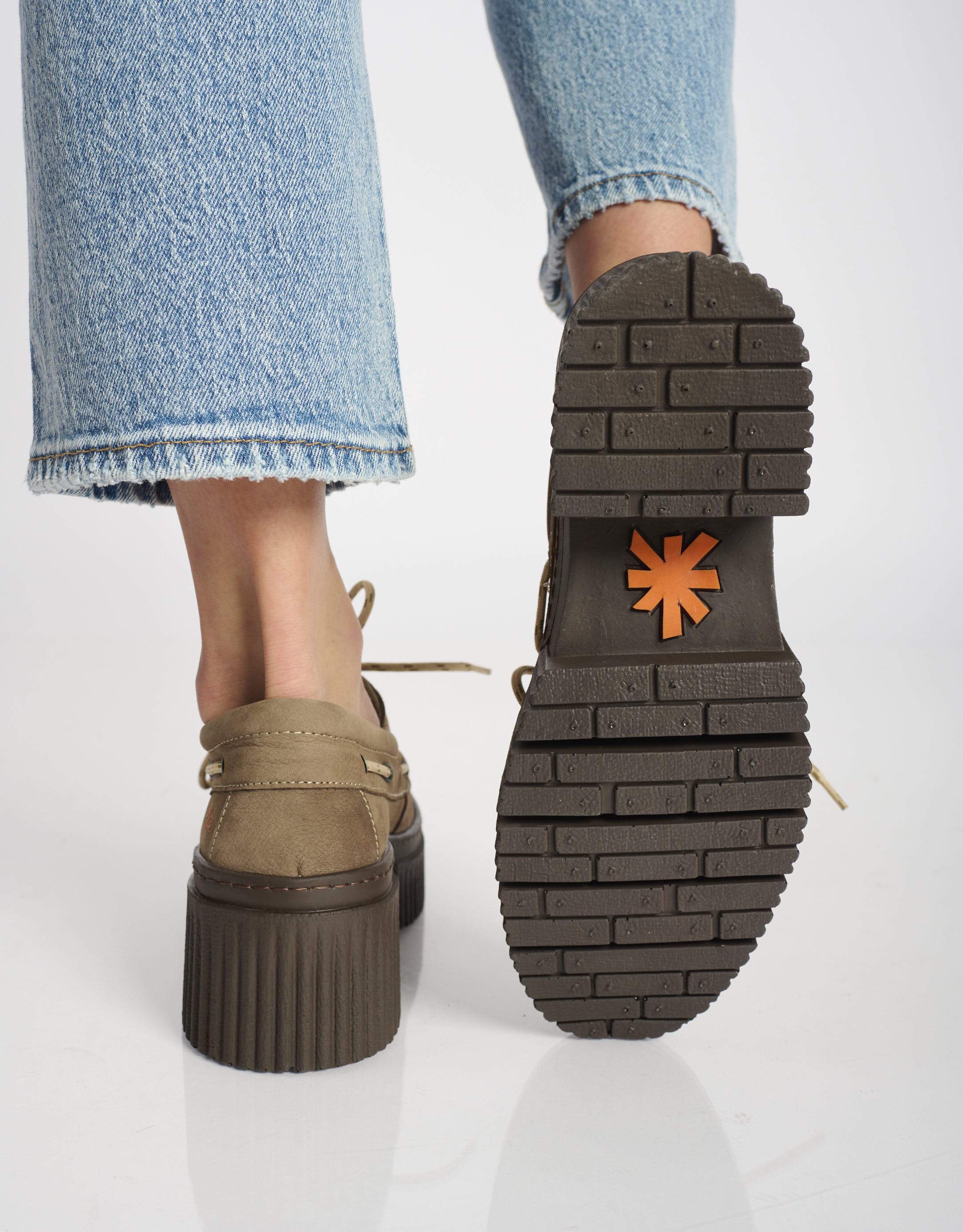 נעלי נשים - Art - נעלי מוקסין עם שרוך YORK - אפור חום4