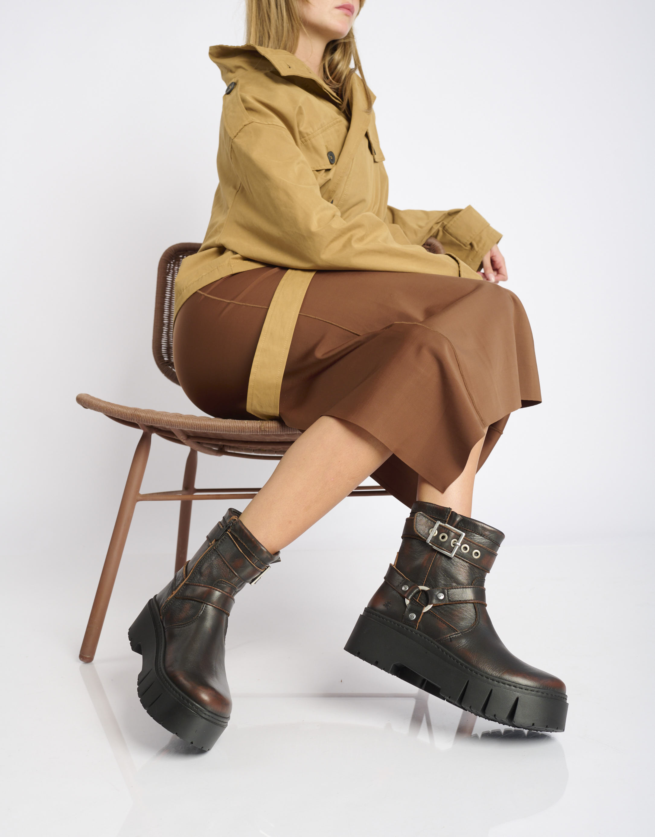 נעלי נשים - Art - מגפוני פלטפורמה LEEDS - חום1