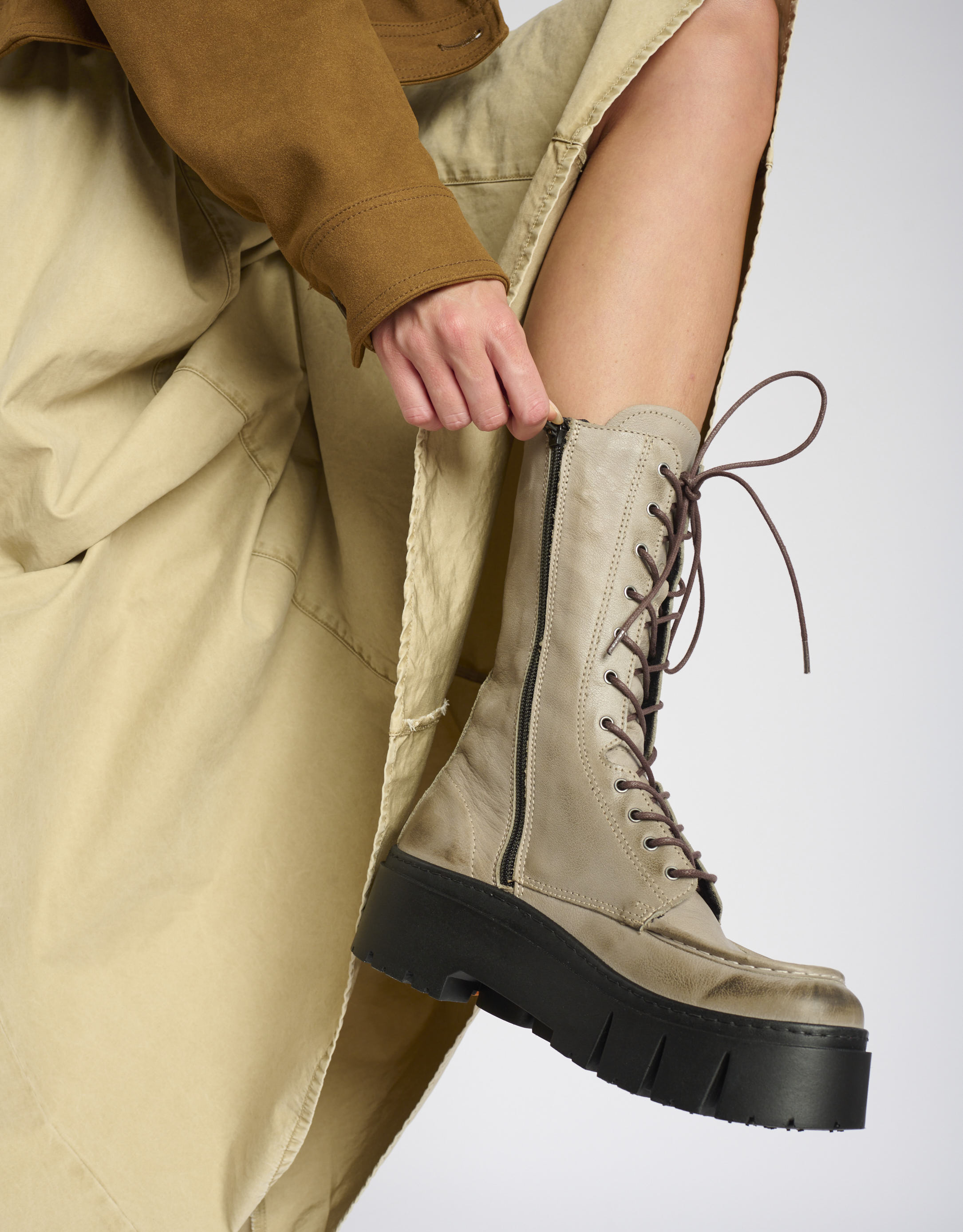 נעלי נשים - Art - מגפיים עם שרוכים LEEDS - אפור2