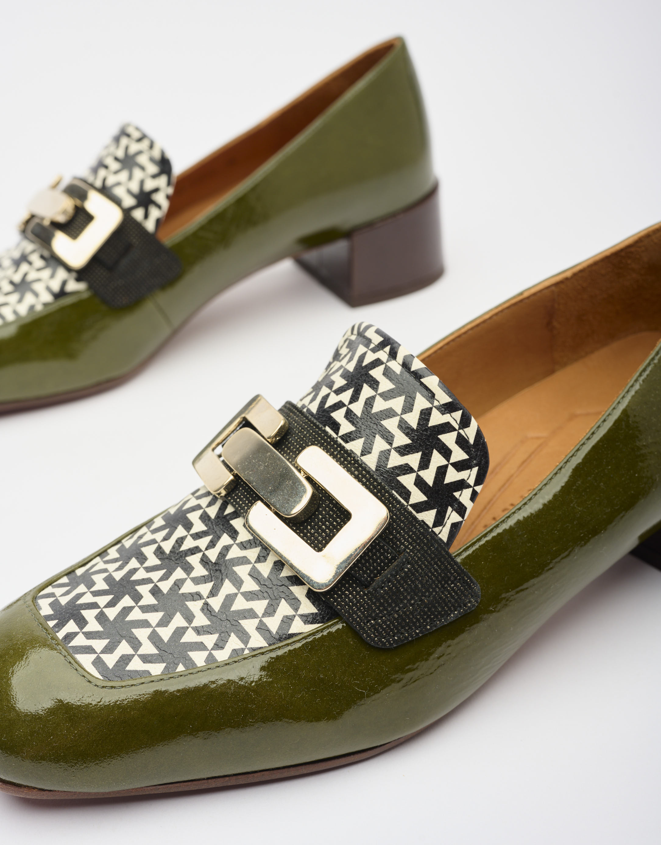 נעלי נשים - Chie Mihara - נעלי מוקסין עם עקב RANCI - ירוק2