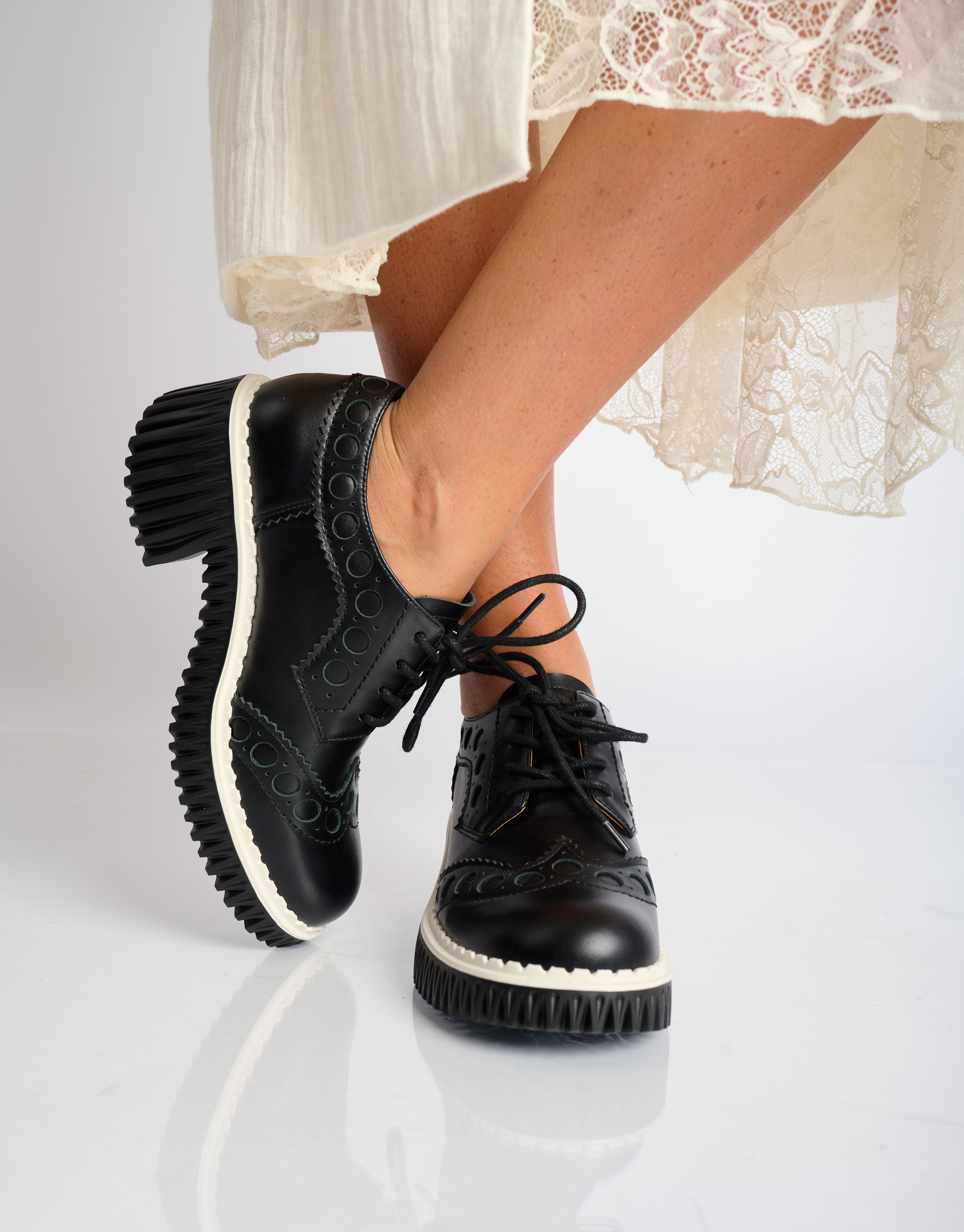 נעלי נשים - 4CCCCEES - נעלי אוקספורד PLITA WIND - שחור4