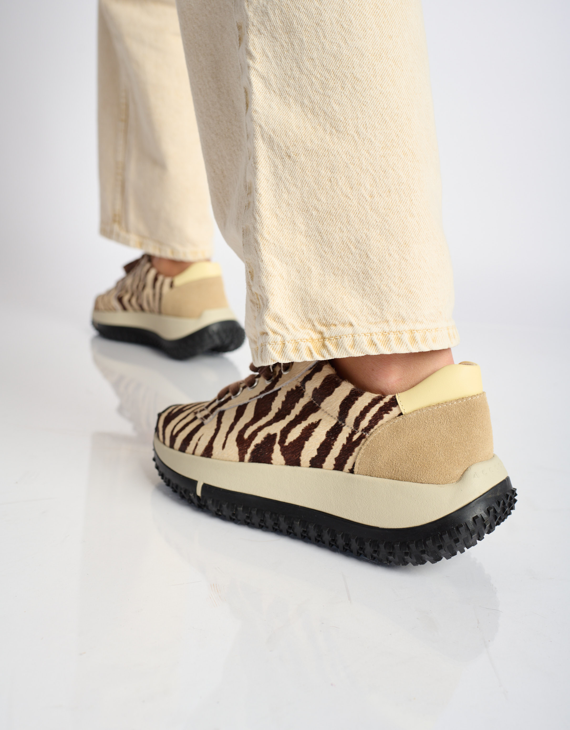 נעלי נשים - 4CCCCEES - סניקרס עור KAPOK SOON - זברה4