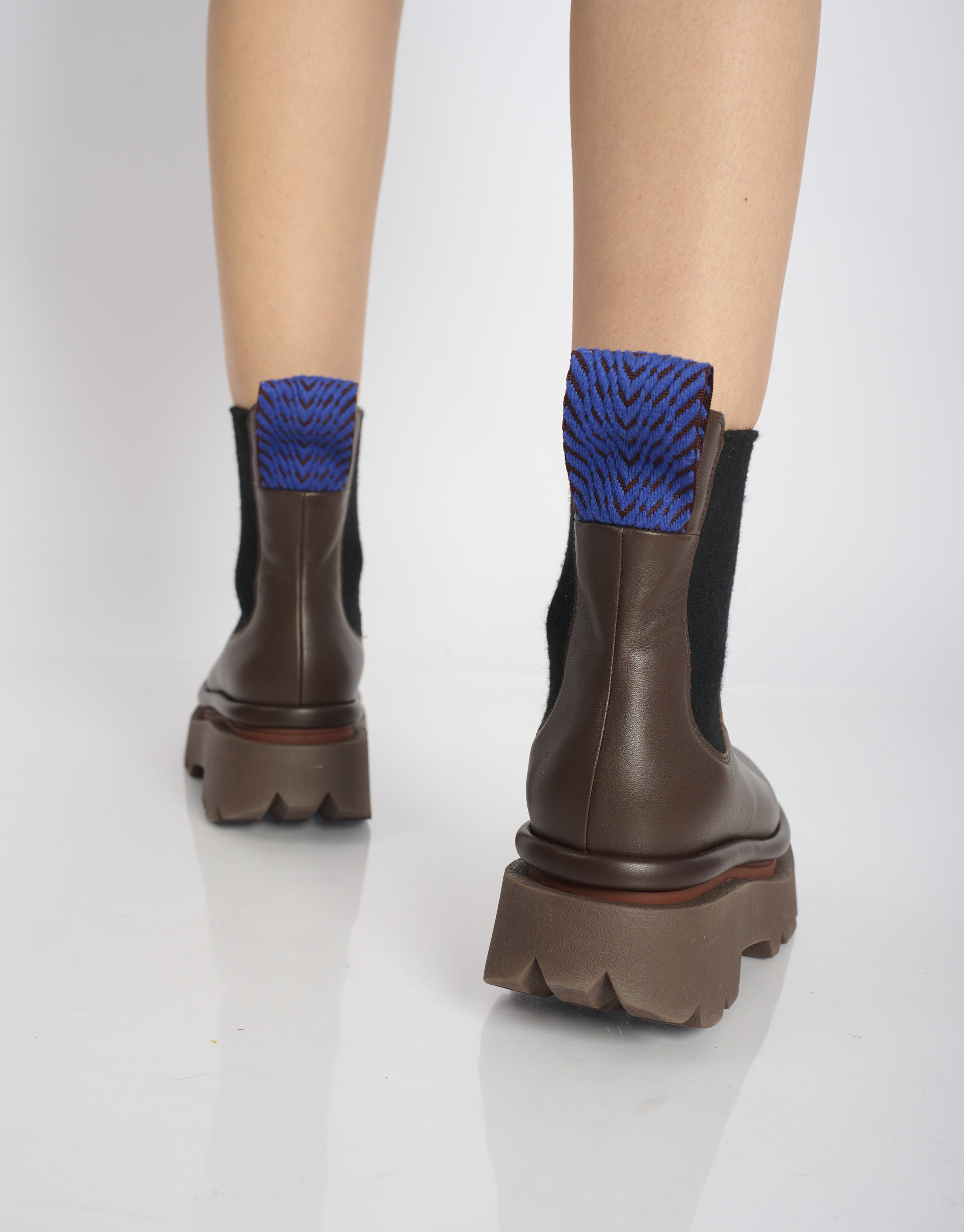 נעלי נשים - 4CCCCEES - מגפוני צ'לסי CRUNCH - חום4