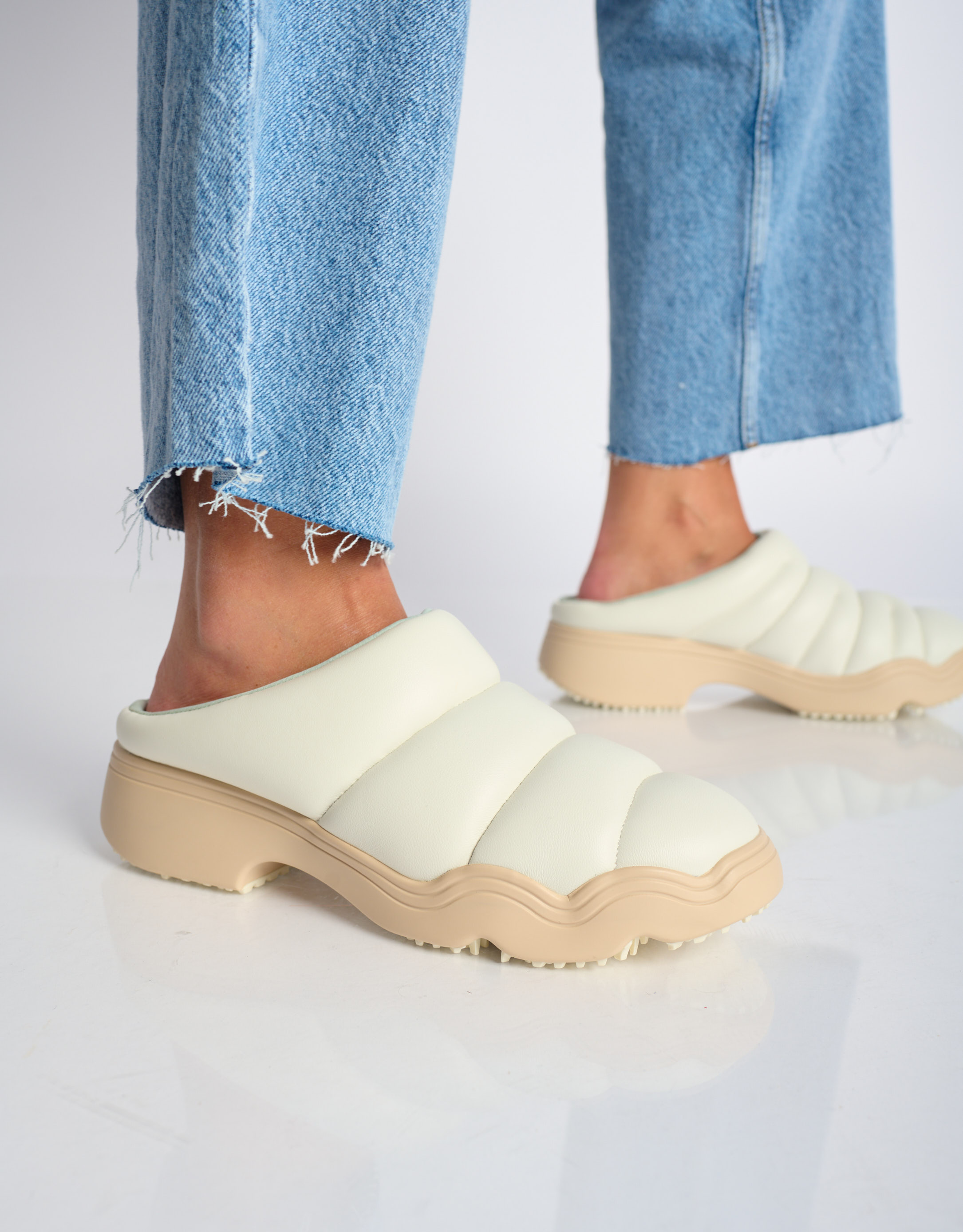 נעלי נשים - 4CCCCEES - כפכפי עור SANHO ROLL - לבן2