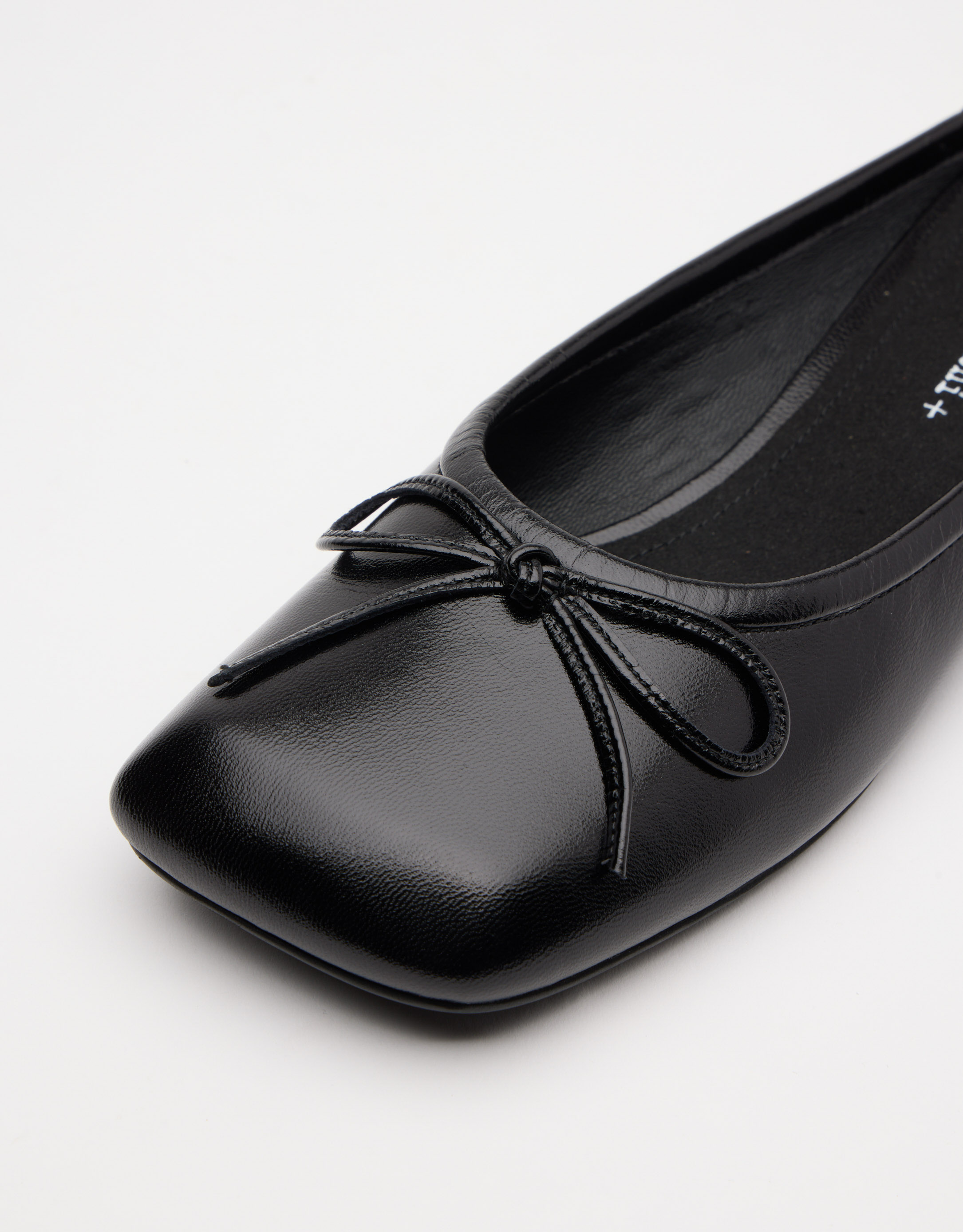 נעלי נשים - Yuko Imanishi - כפכפים שטוחים MIKE - שחור1