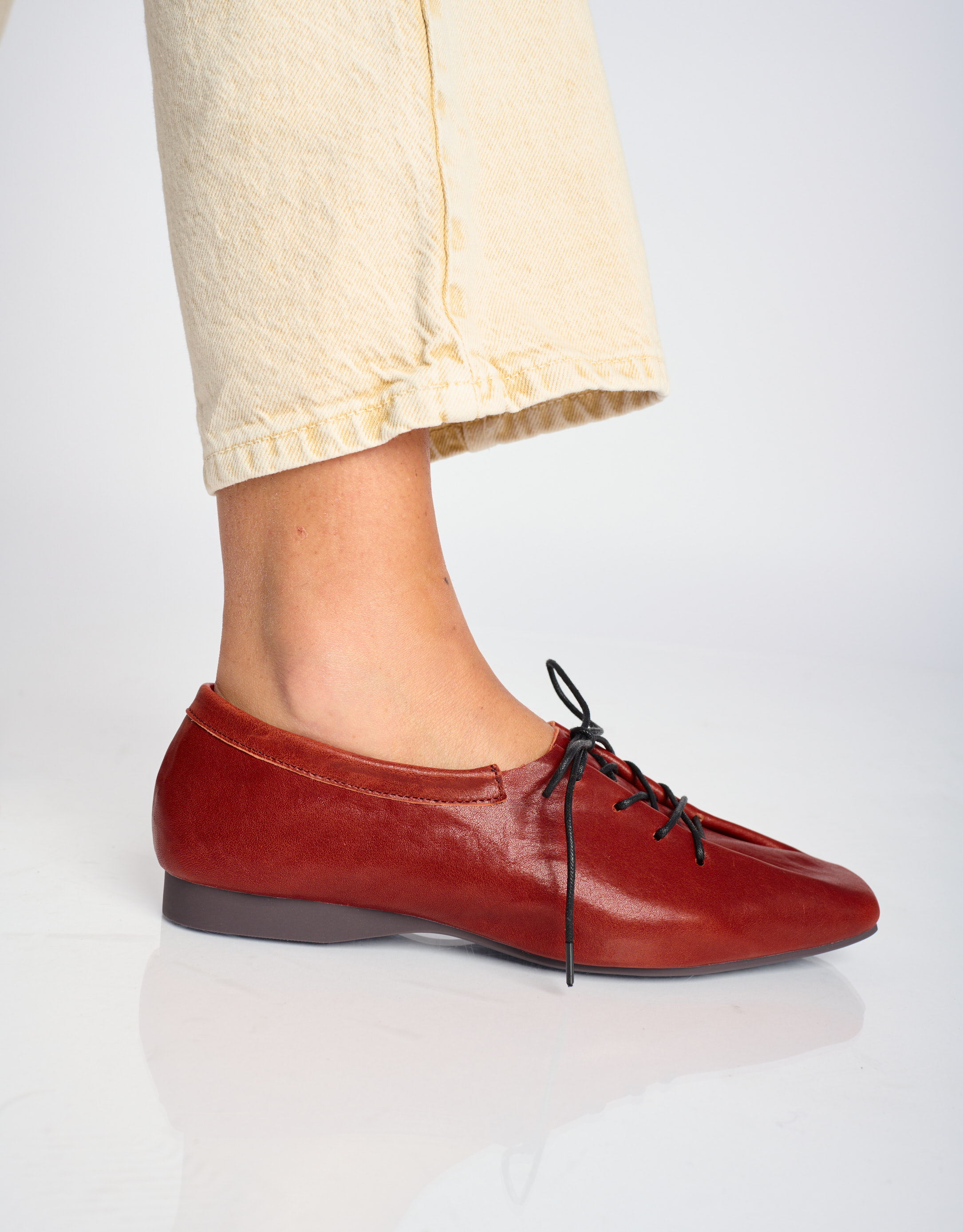 נעלי נשים - Yuko Imanishi - נעליים שטוחות CHUN - חמרה3