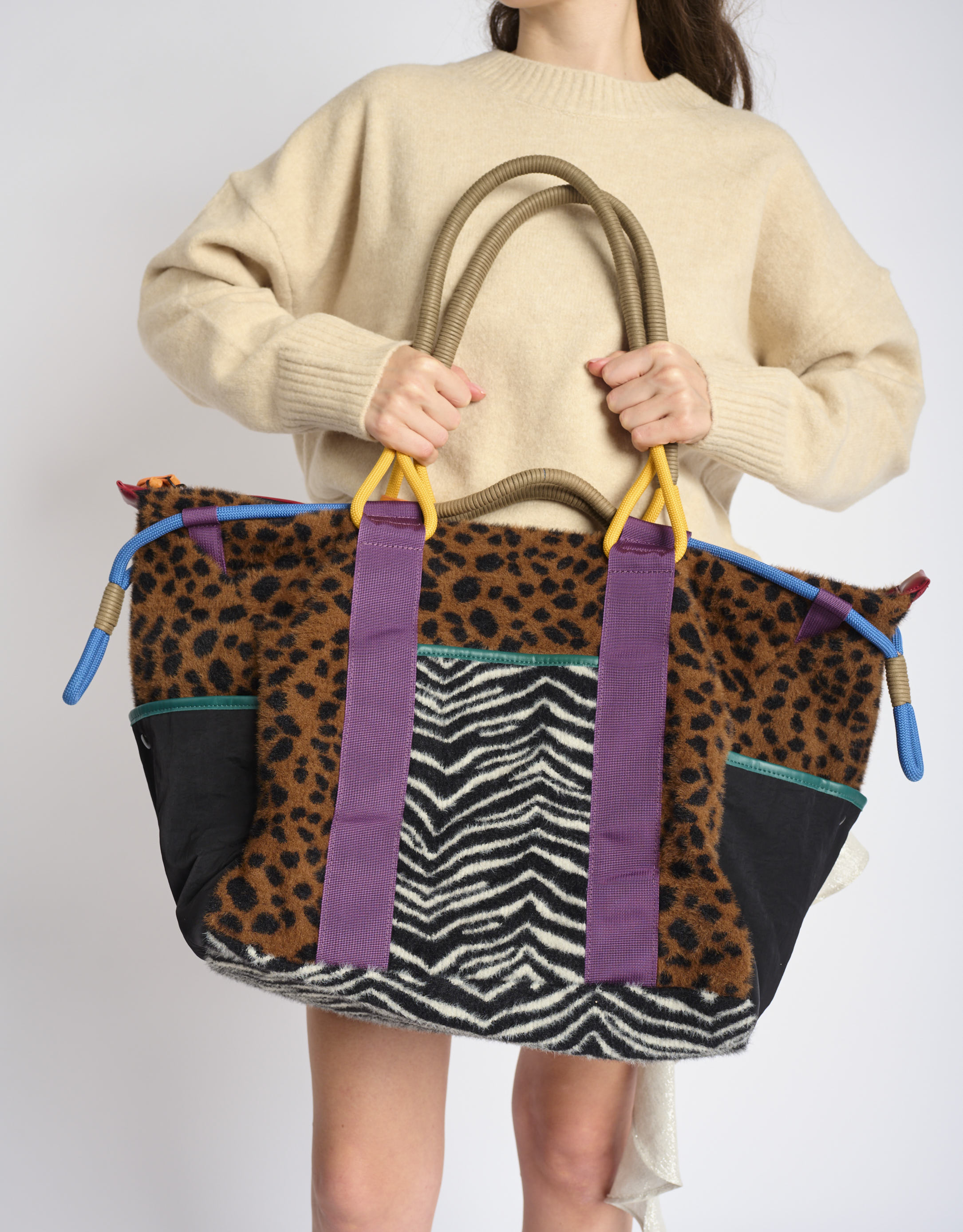 נעלי נשים - Flower Mountain - תיק צד גדול WEEKEND - זברה4