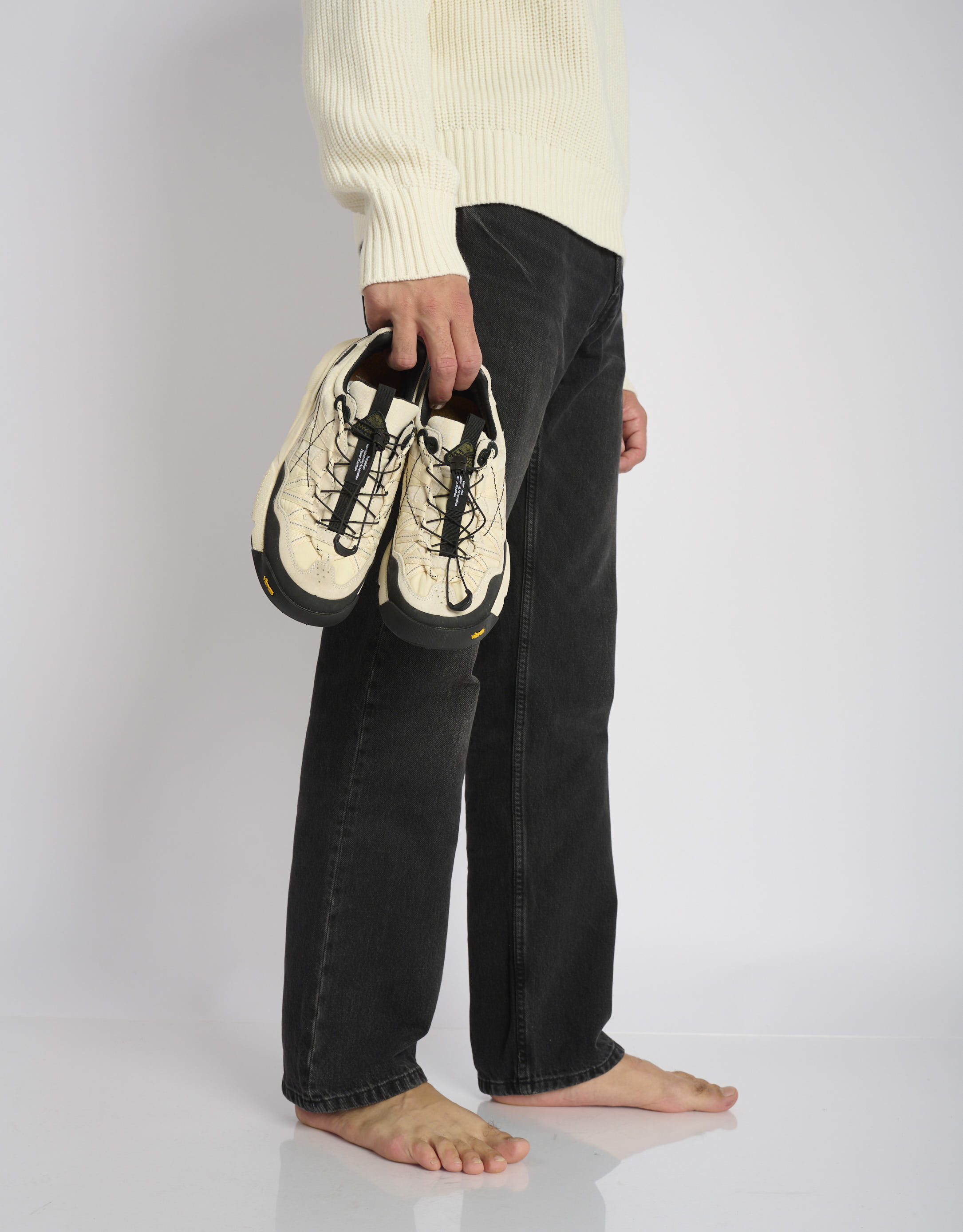 נעלי גברים - Flower Mountain - סניקרס זמש ובד IWANO - לבן   שחור1