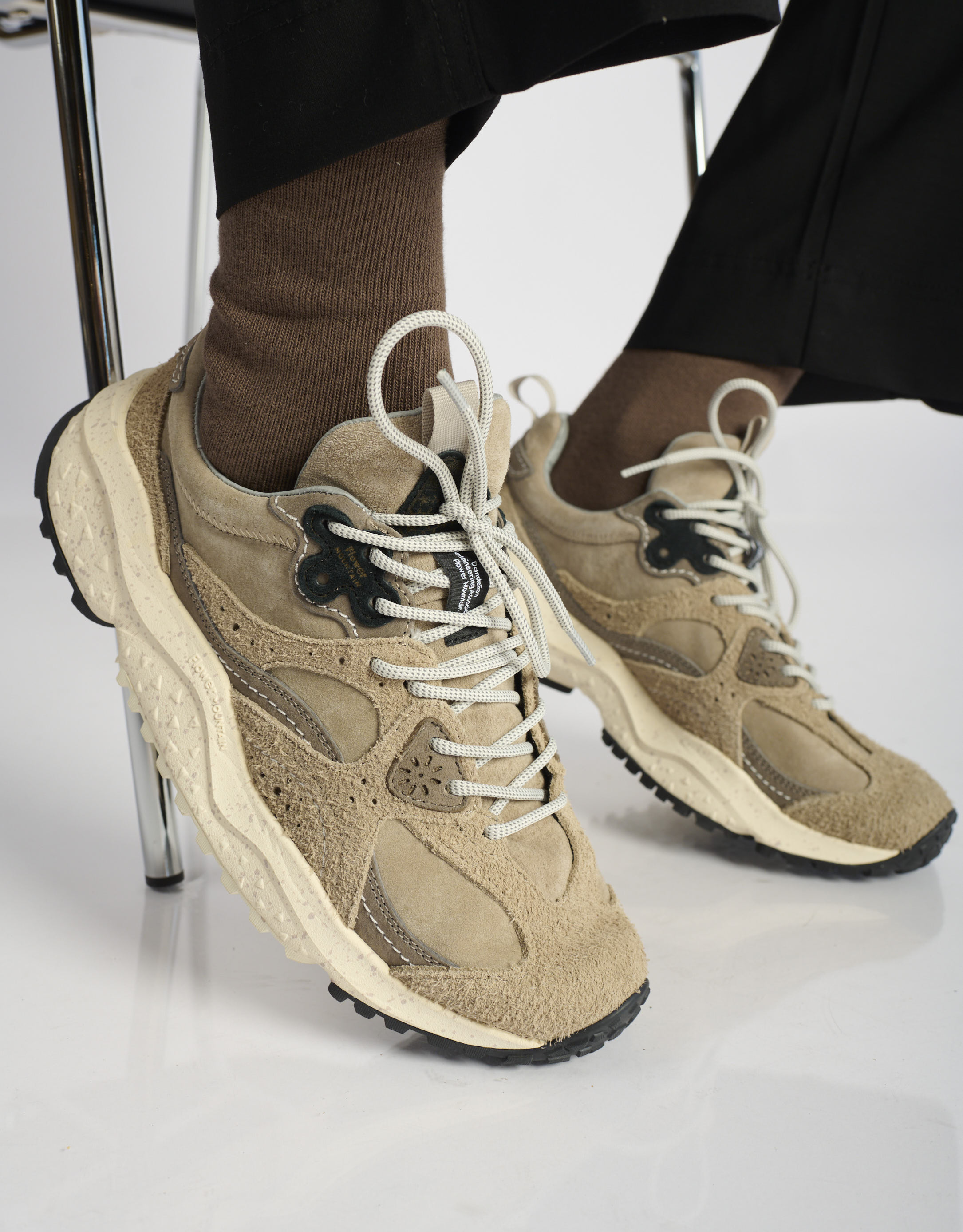 נעלי גברים - Flower Mountain - סניקרס זמש ובד WAVE - אפור חום2