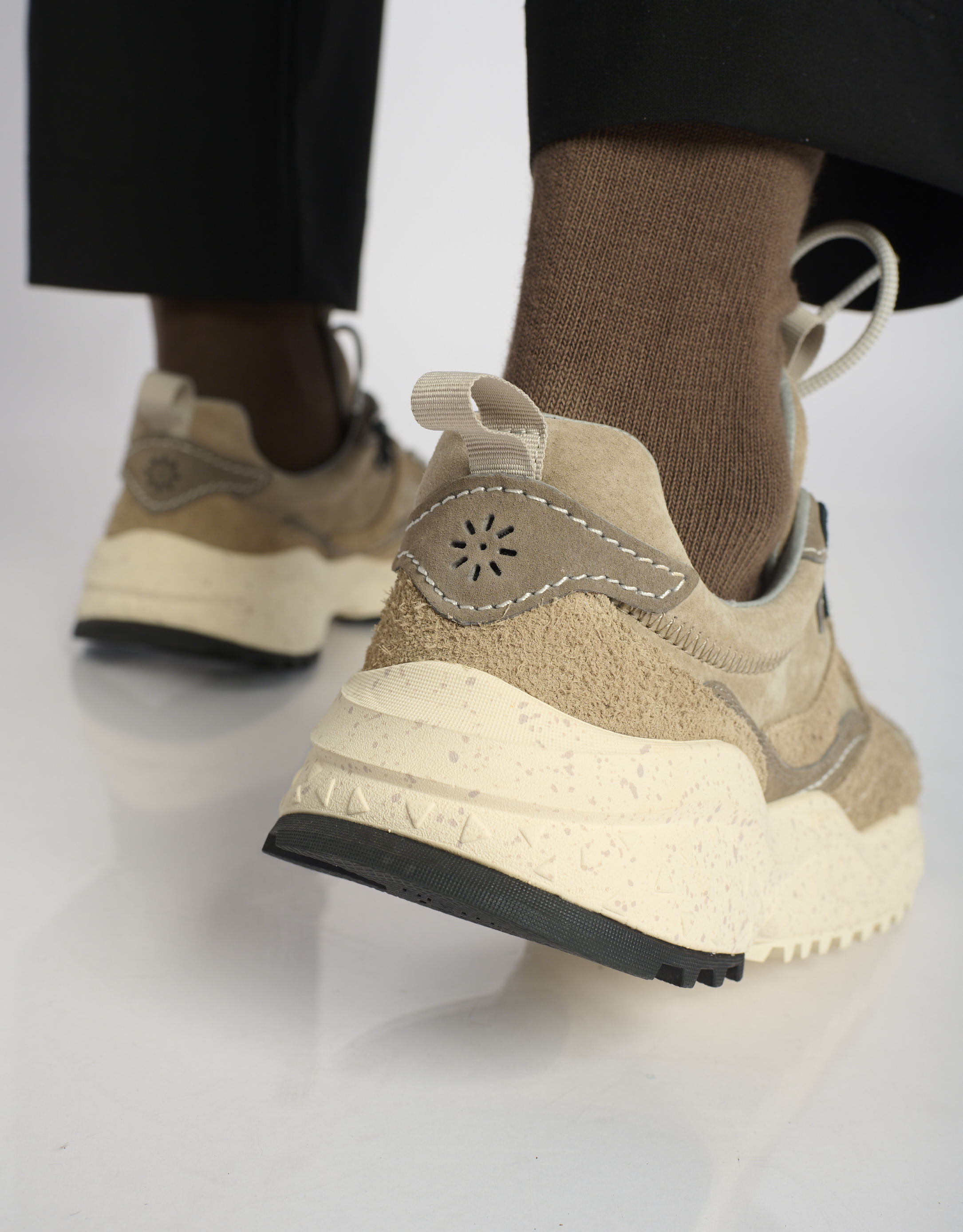 נעלי גברים - Flower Mountain - סניקרס זמש ובד WAVE - אפור חום4