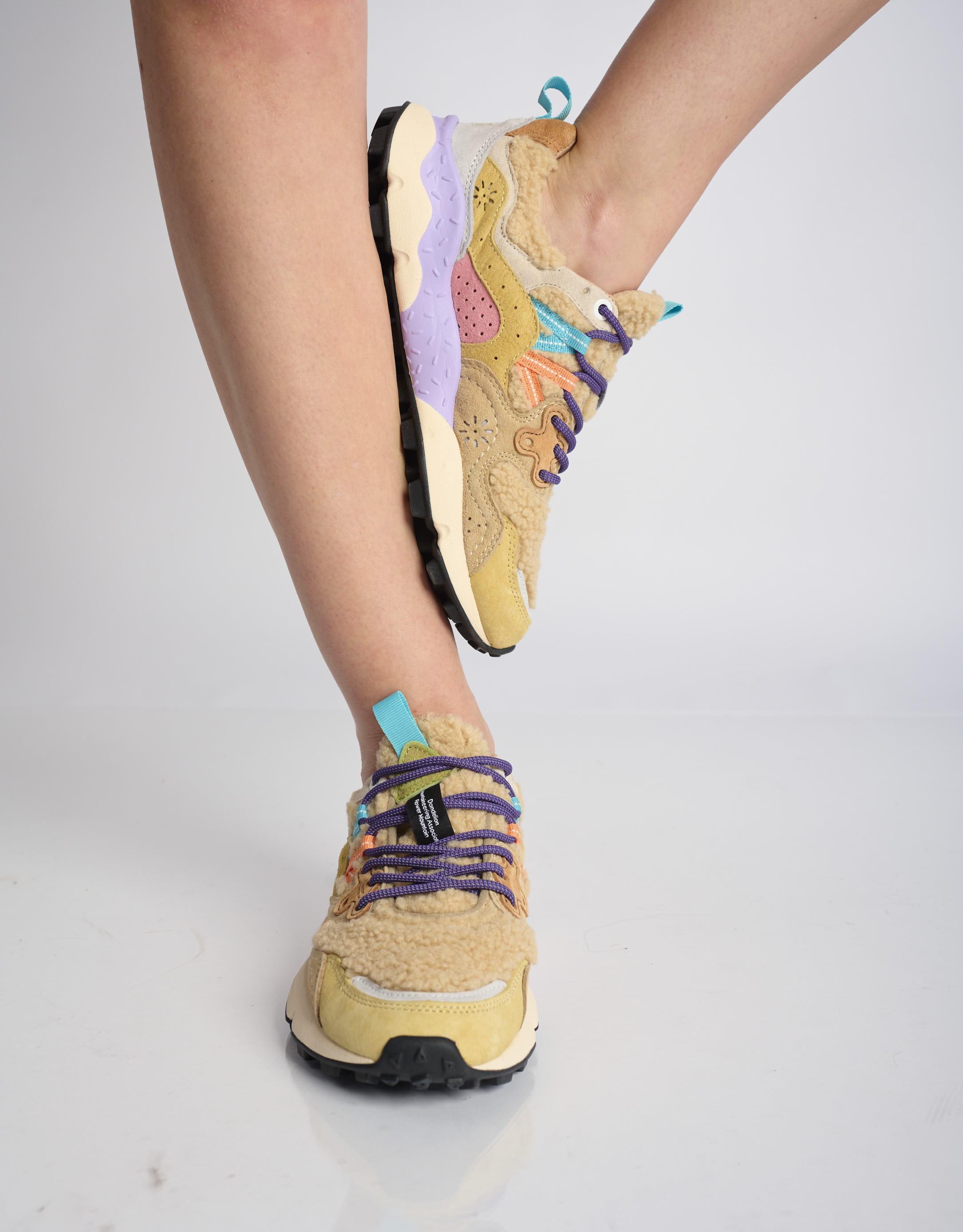 נעלי נשים - Flower Mountain - סניקרס YAMANO 3 טדי - בז'1