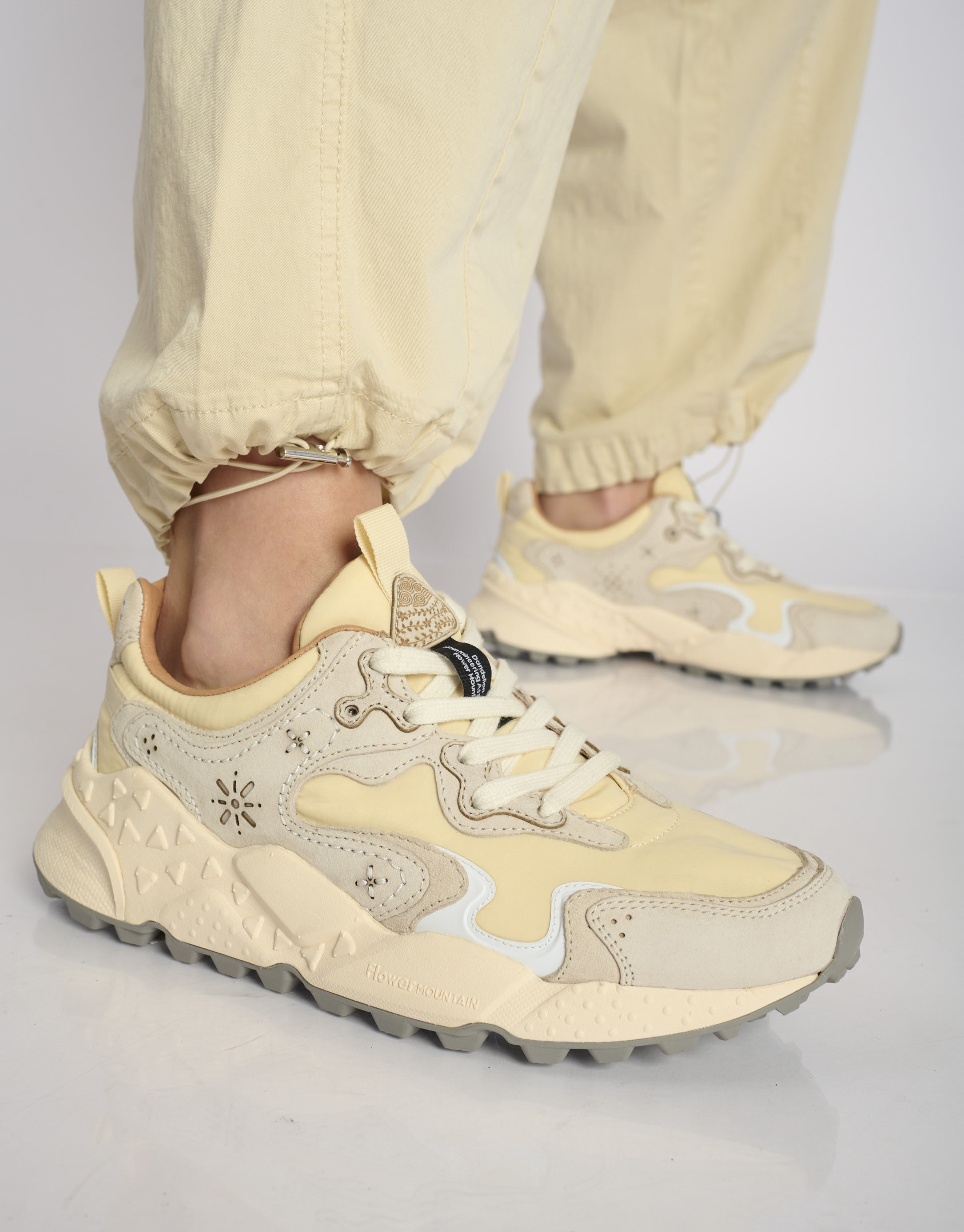 נעלי נשים - Flower Mountain - סניקרס זמש ובד RULIS - אופוויט3