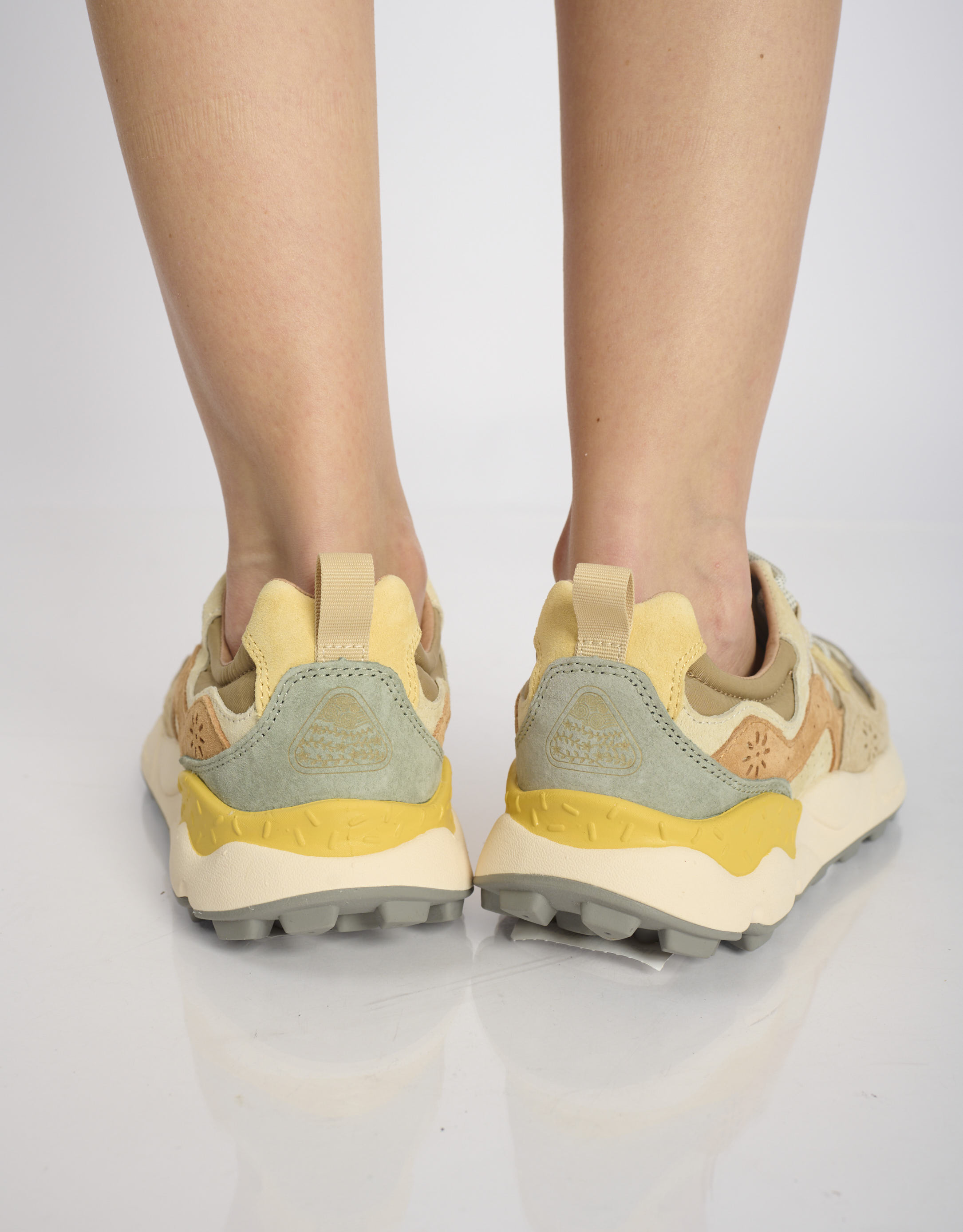 נעלי נשים - Flower Mountain - סניקרס YAMANO 3 - אפור חום3