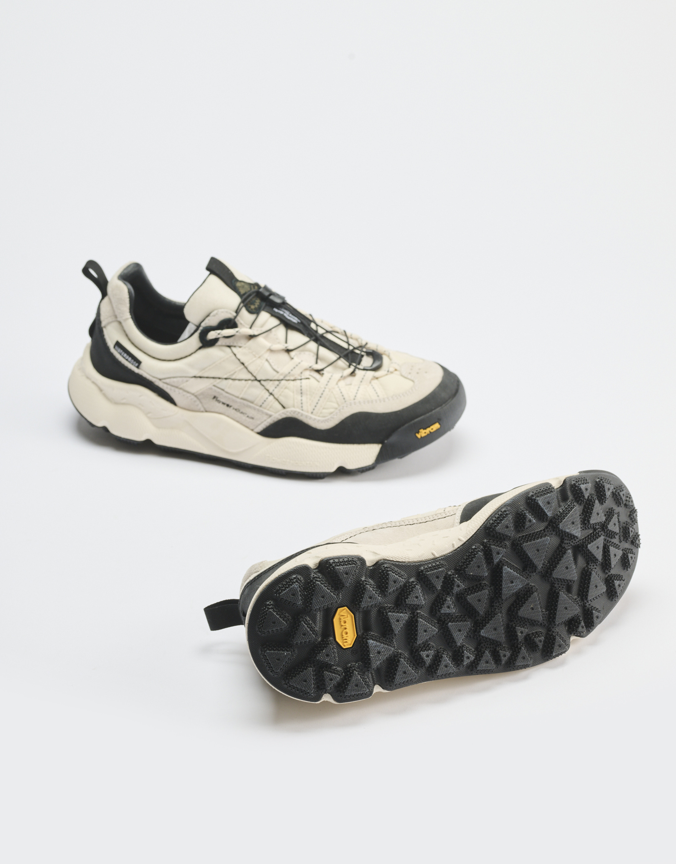 נעלי נשים - Flower Mountain - סניקרס זמש ובד IWANO - לבן   שחור3