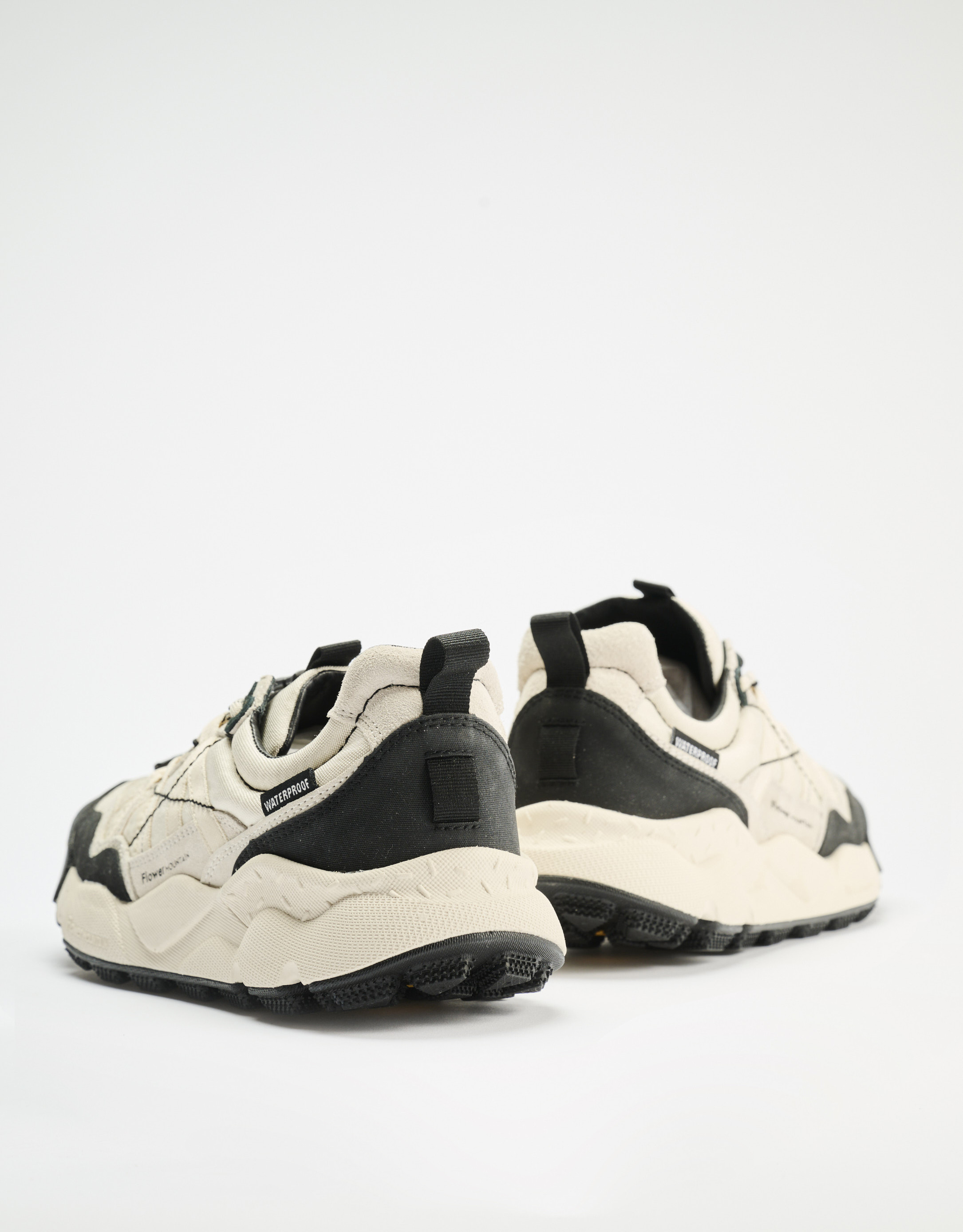 נעלי נשים - Flower Mountain - סניקרס זמש ובד IWANO - לבן   שחור4